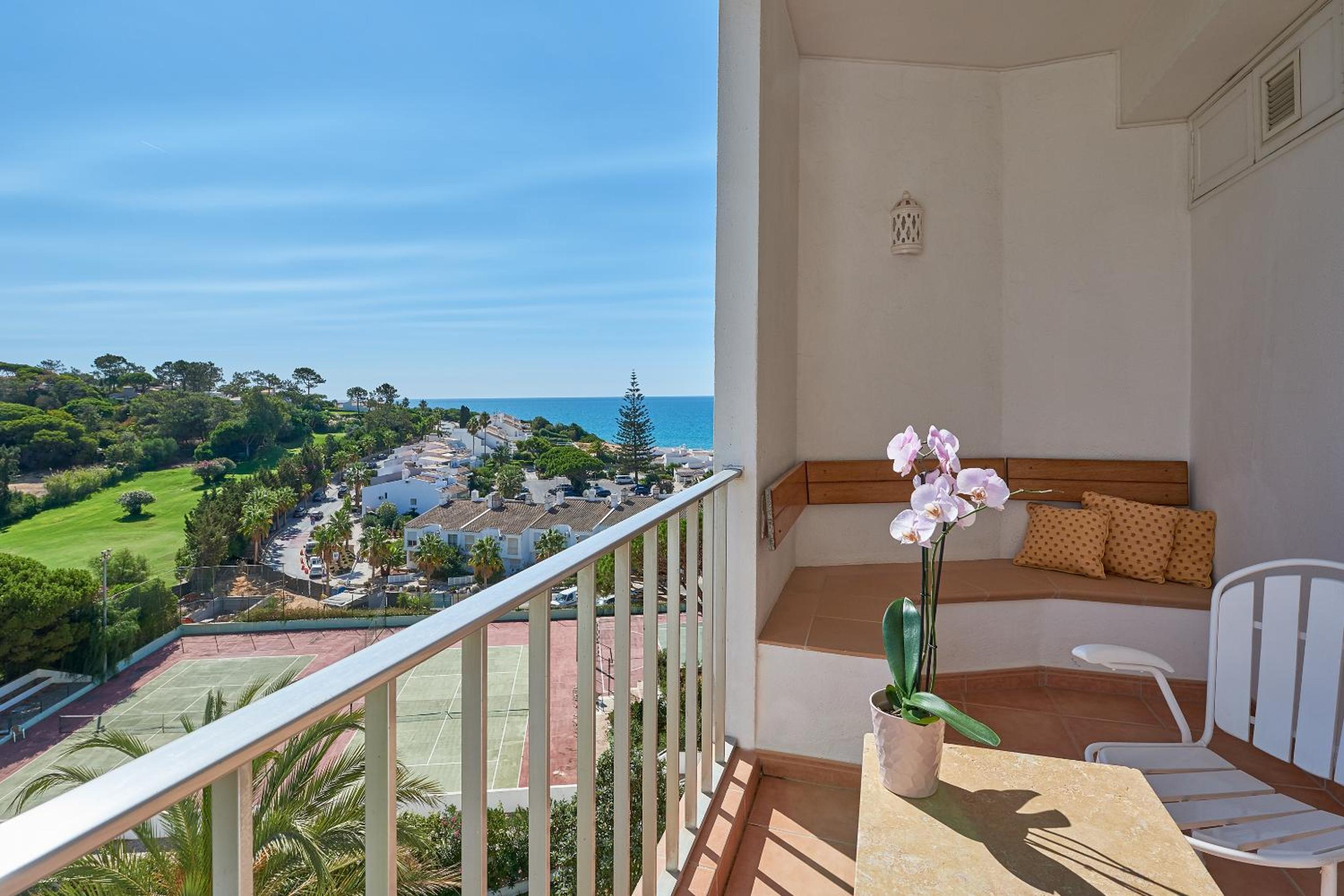 Classic Double or Twin Room with Golf View - Photo 6