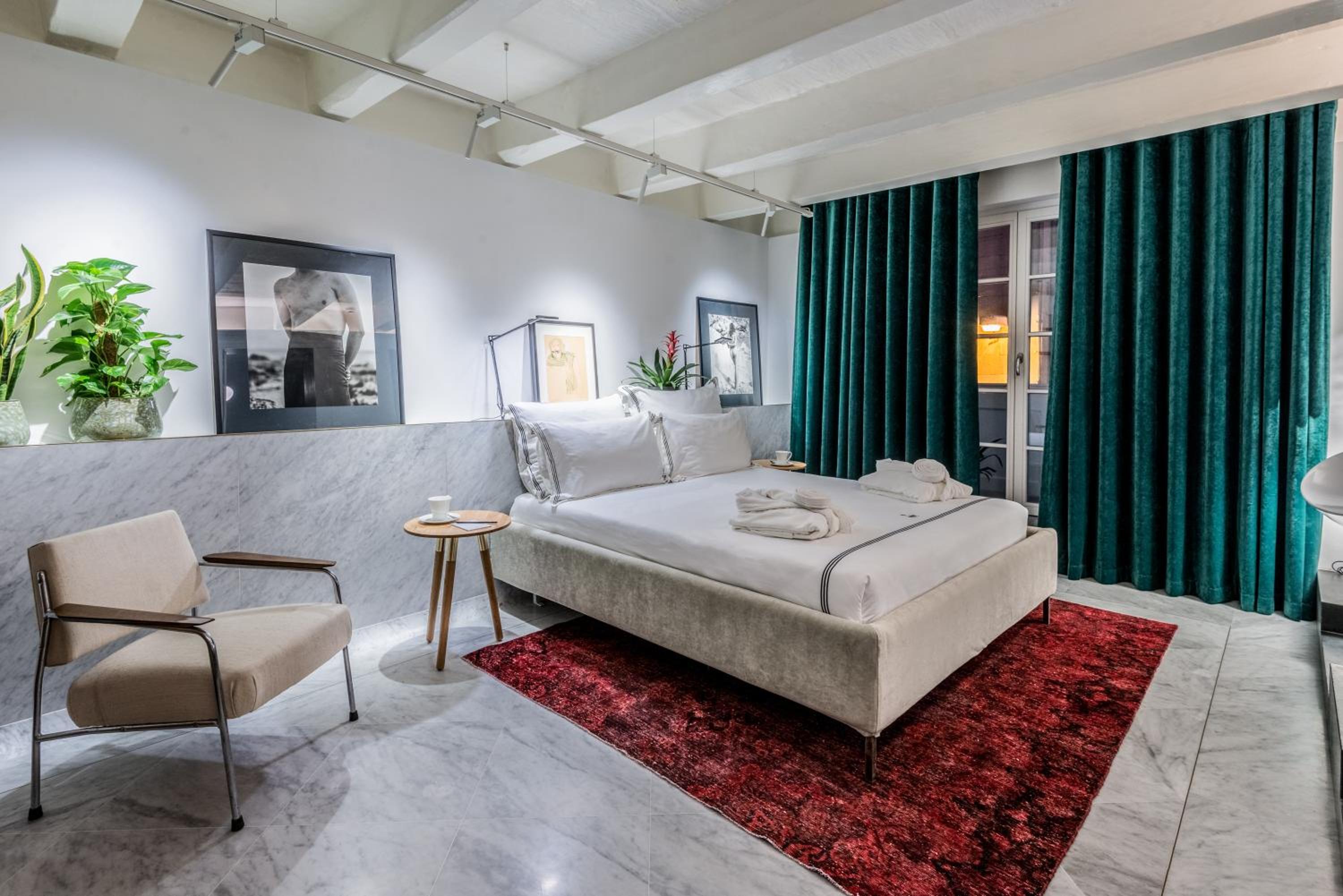 Deluxe Suite