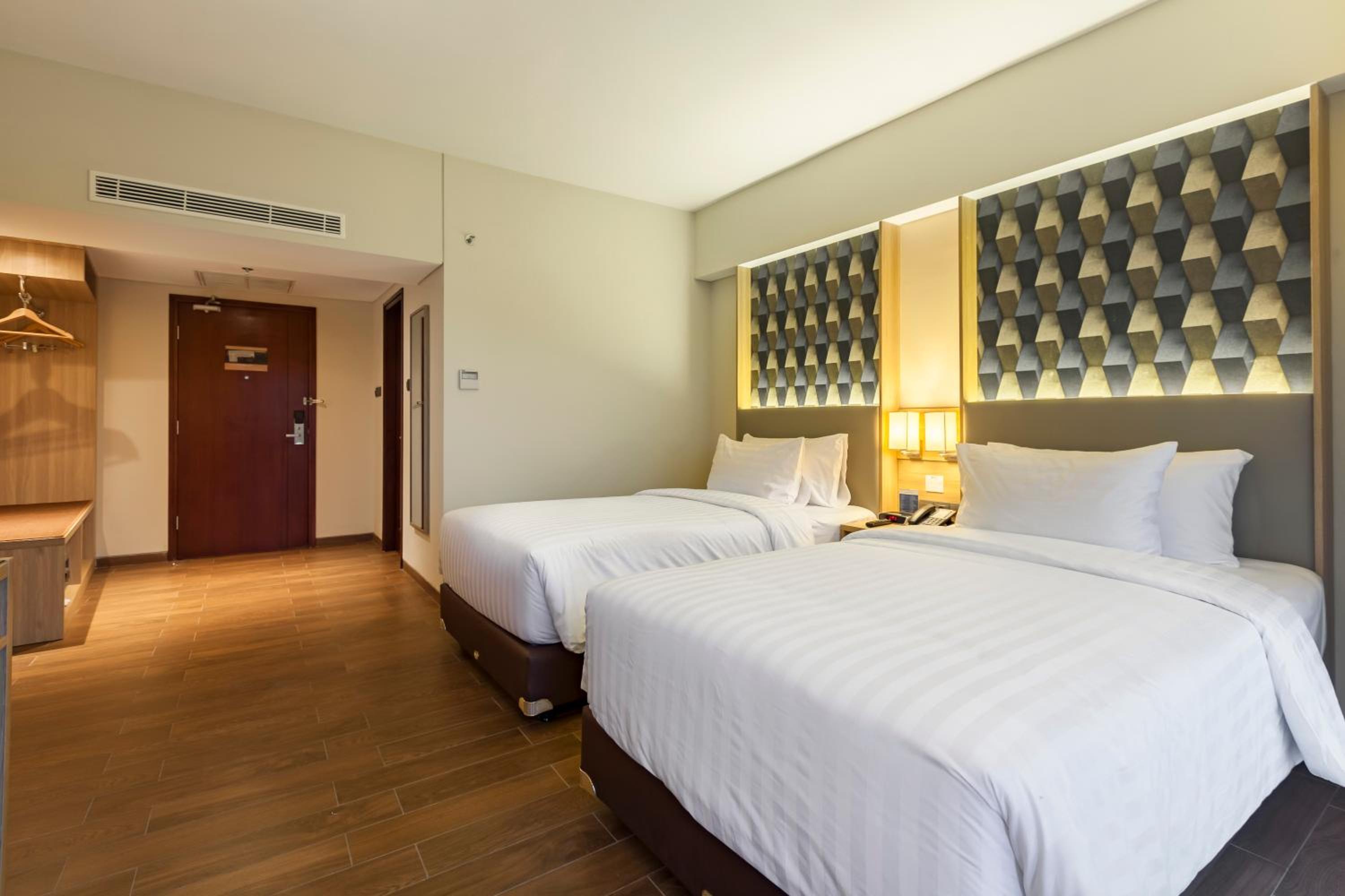 Deluxe Twin Room photo 3