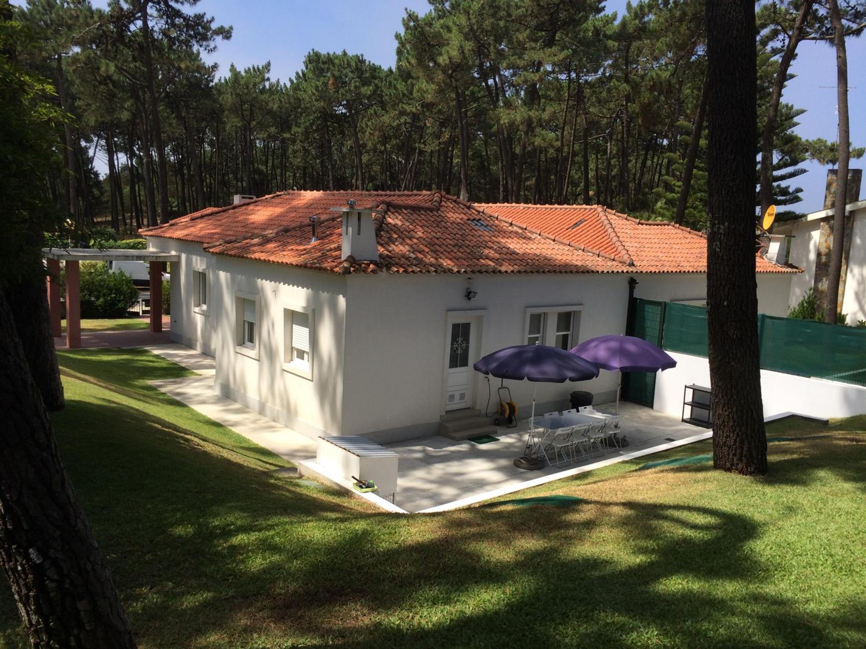 Three-Bedroom House photo 2