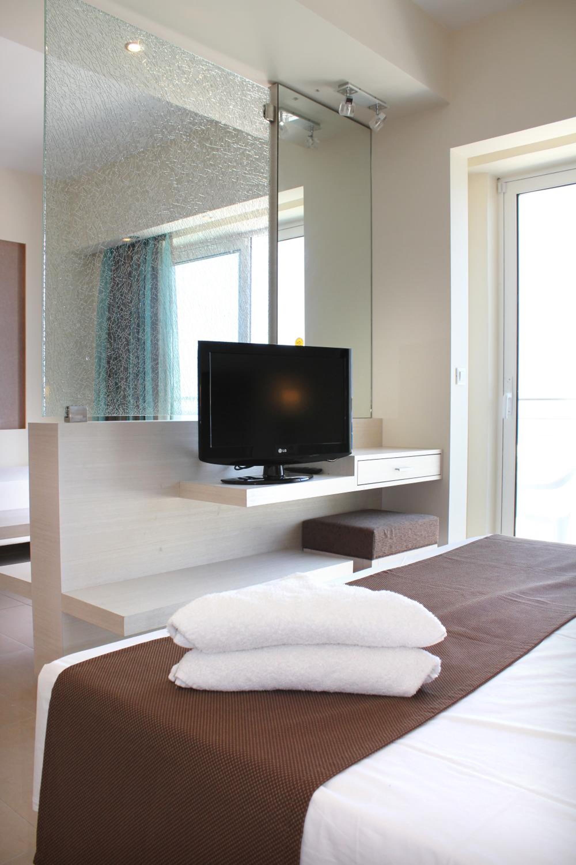 Superior Apartment thumbnail 6