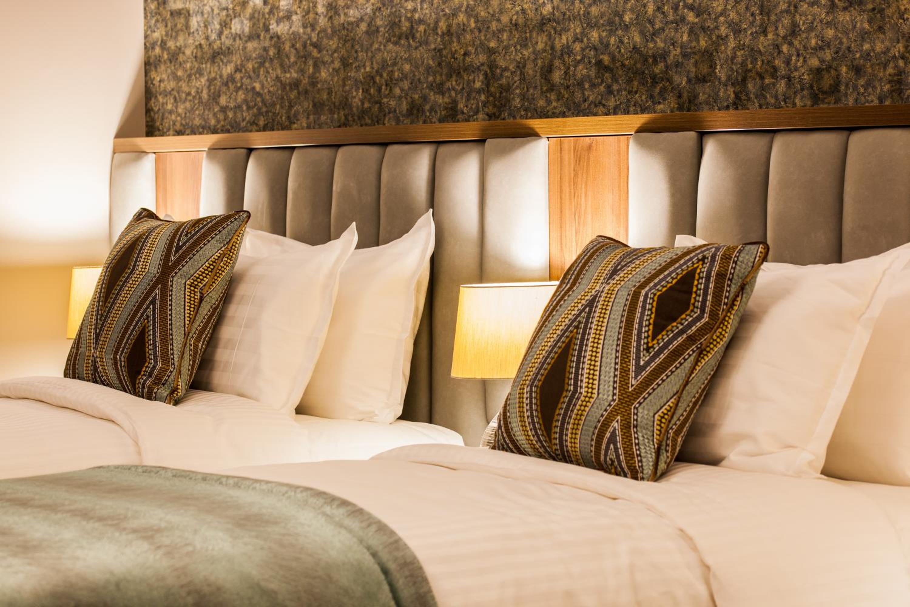 Family Suite (2 Adults + 2 Children)