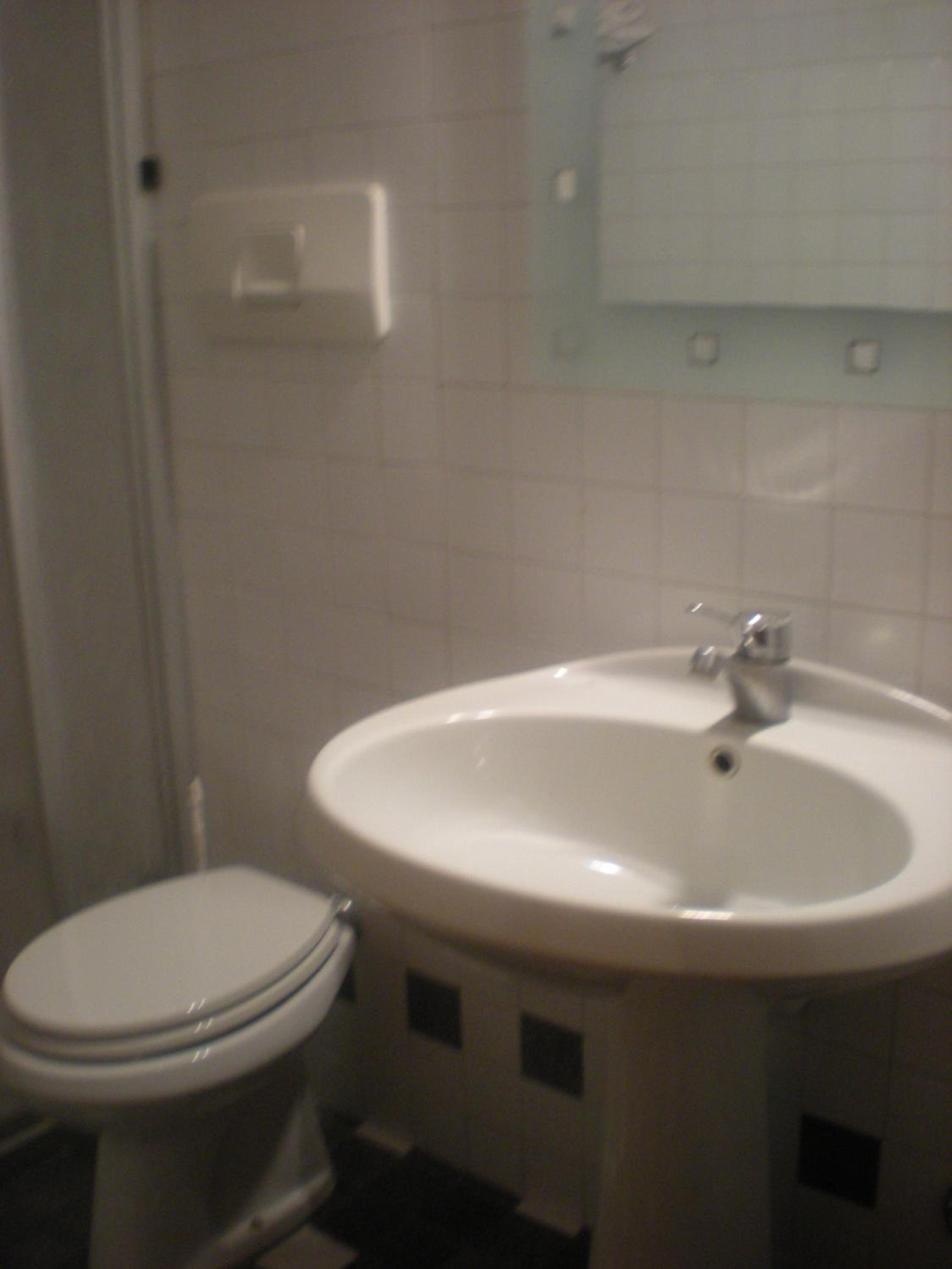 Double or Twin Room - Photo 4