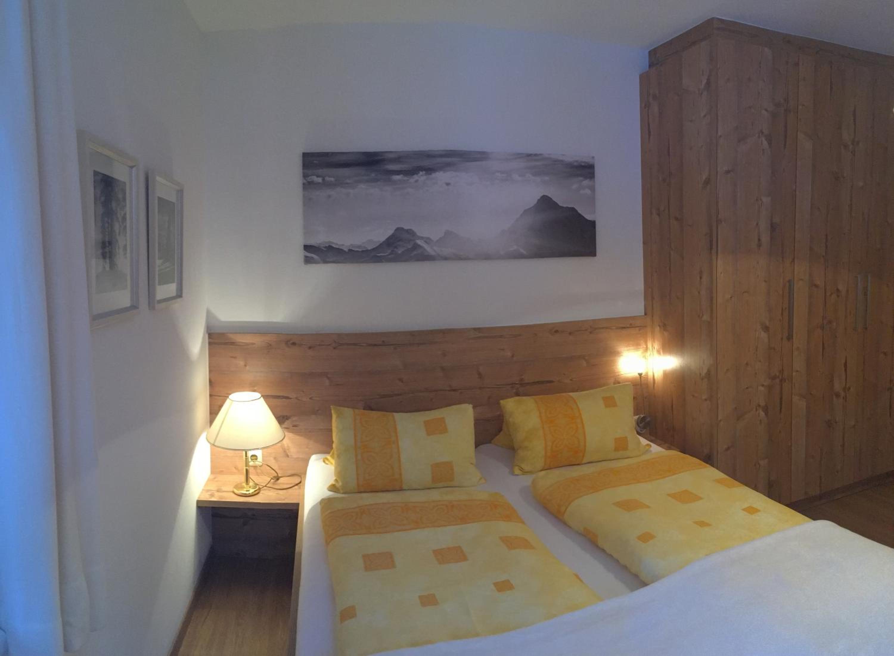 One-Bedroom Apartment - Photo 1
