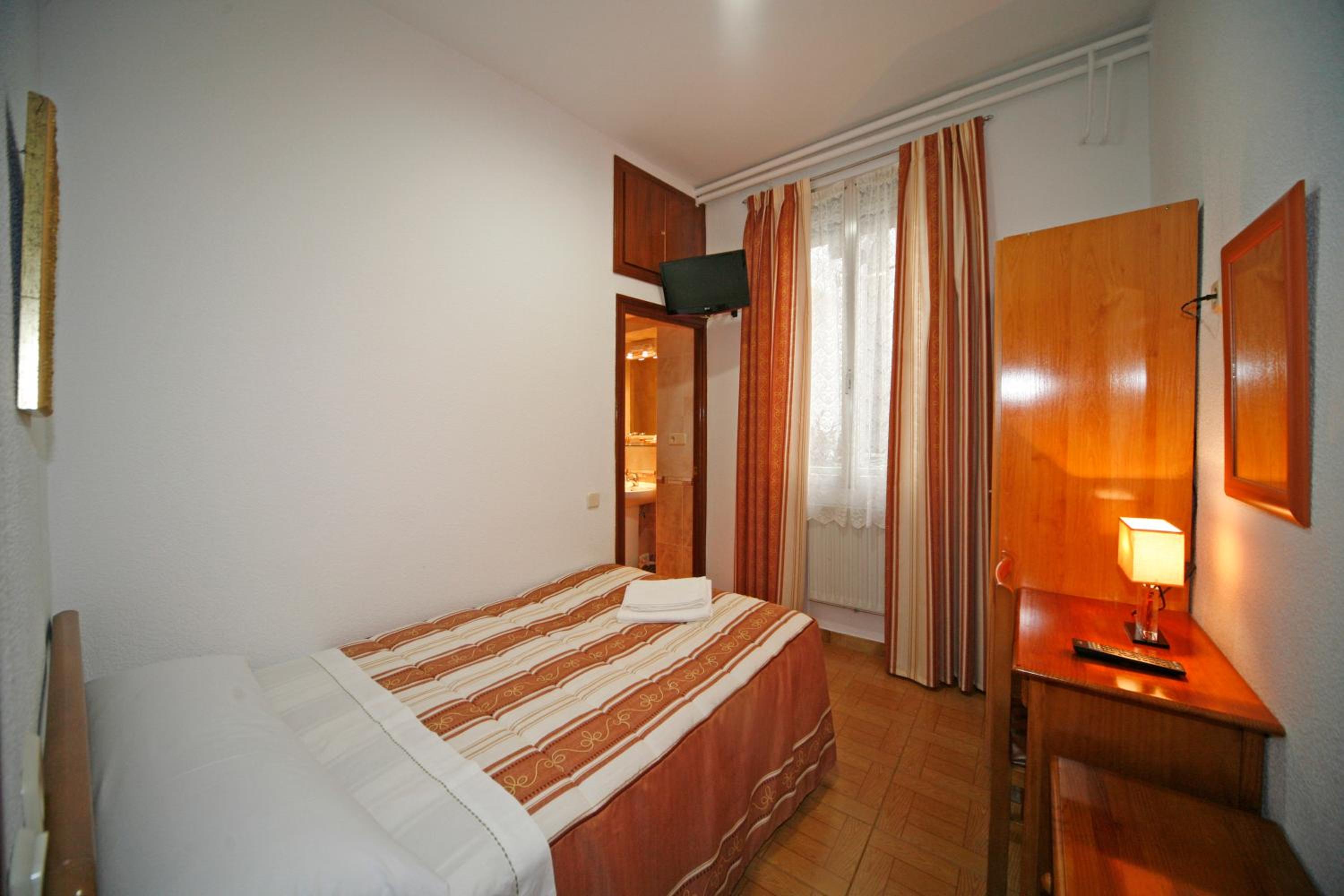 Single Room photo 2