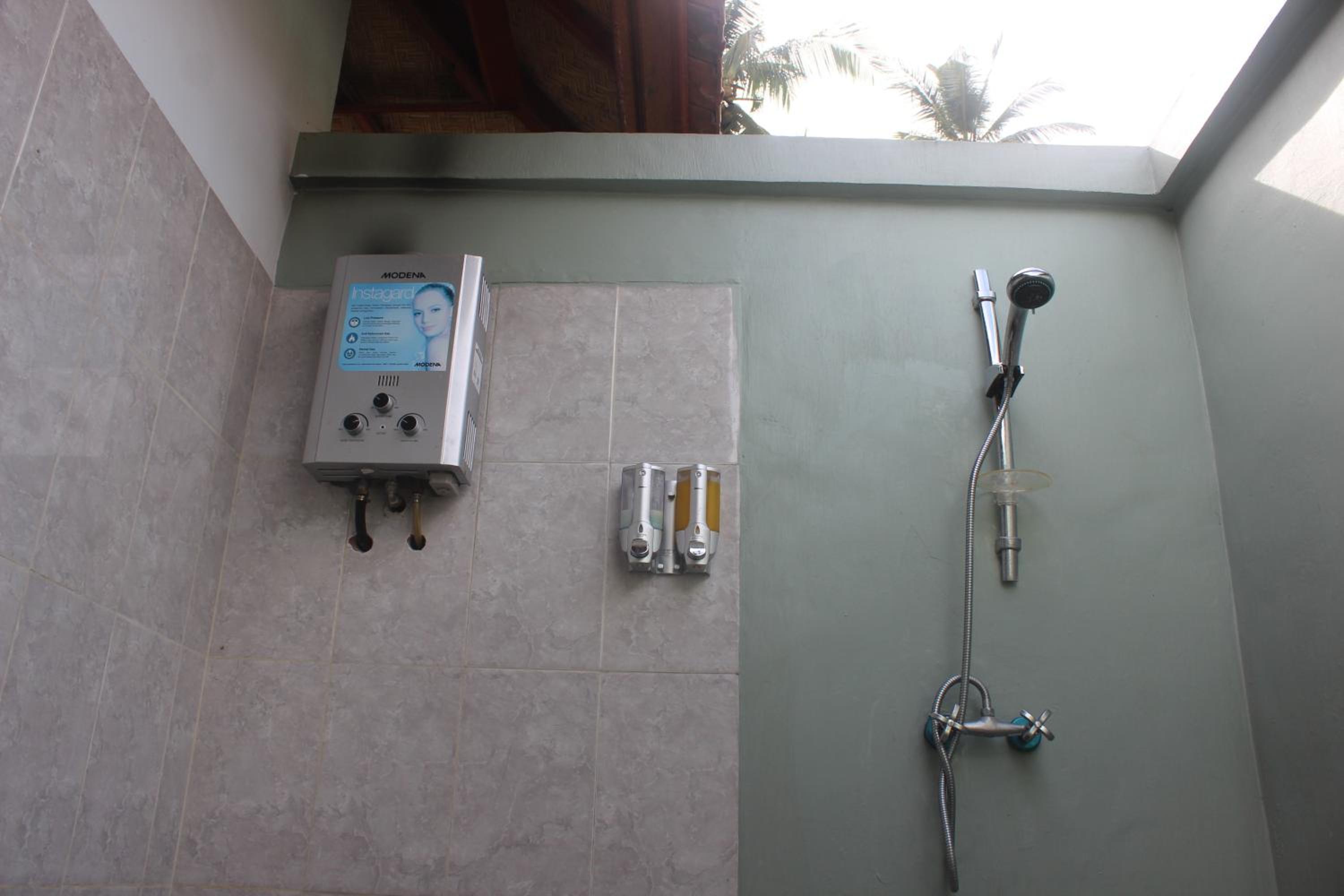 Deluxe Twin Room - Photo 9