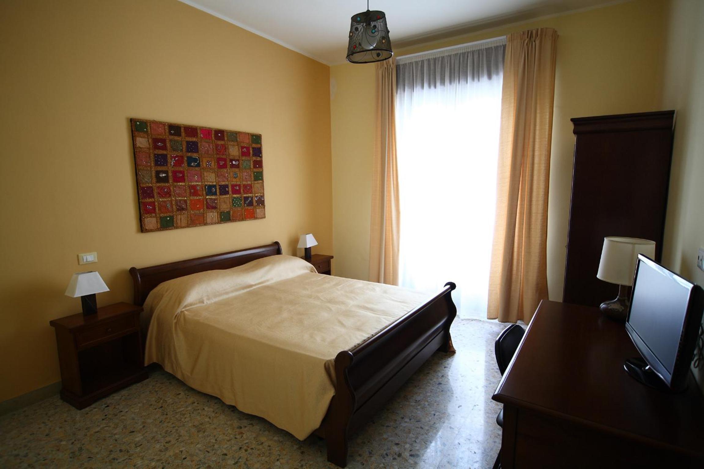 Large Double Room photo 1