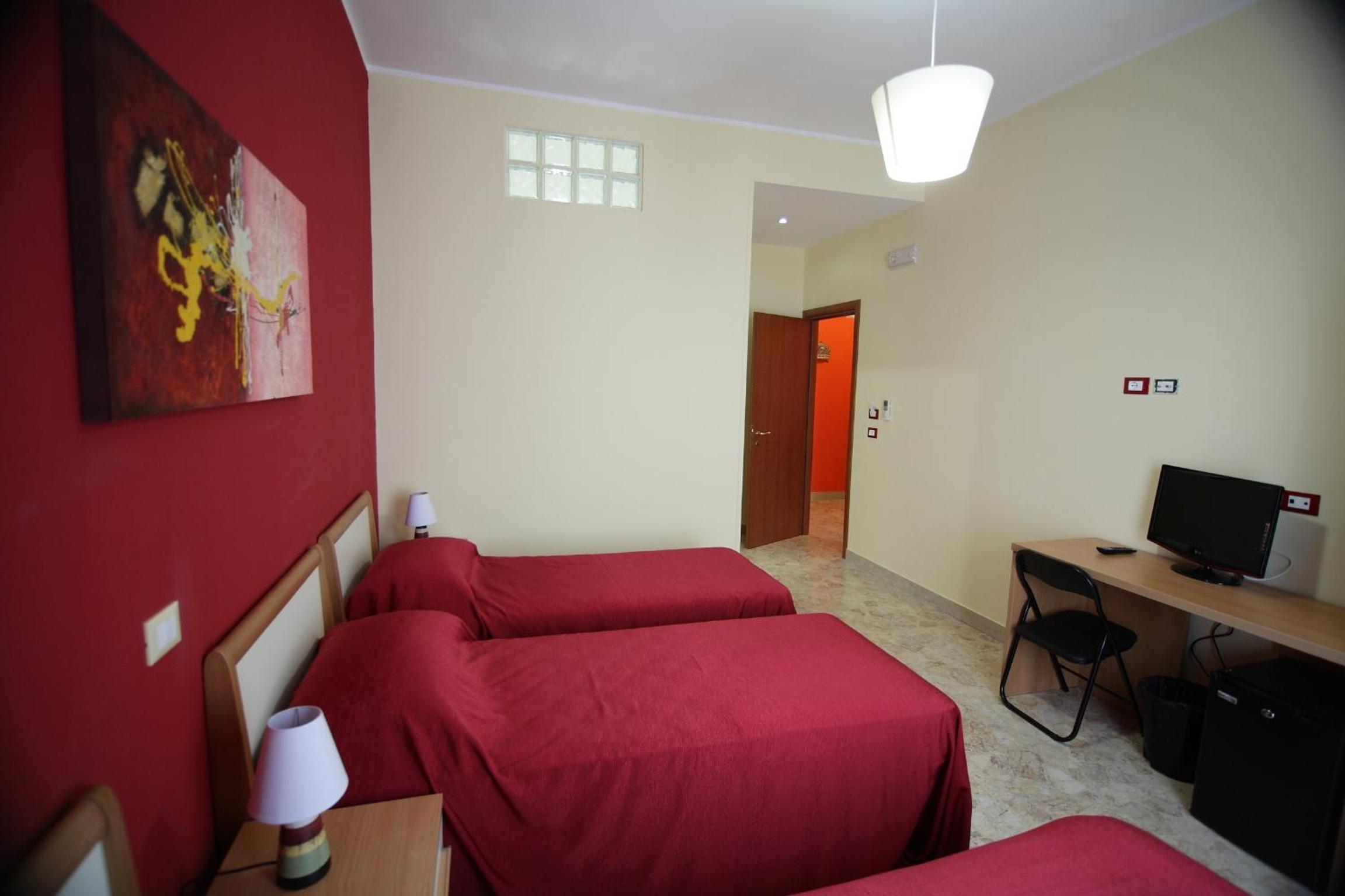 Large Double Room photo 2