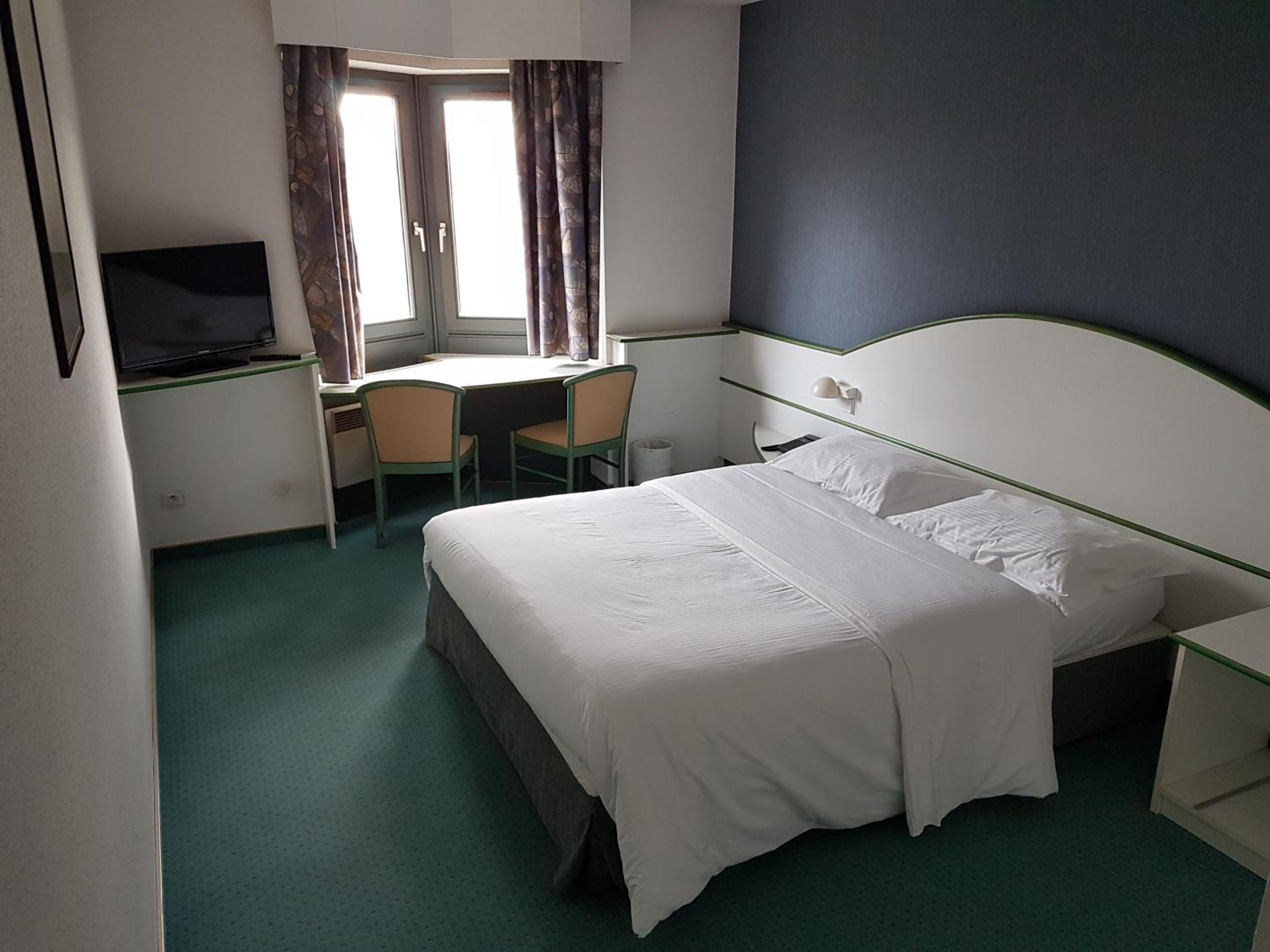 Double Room - Photo 4
