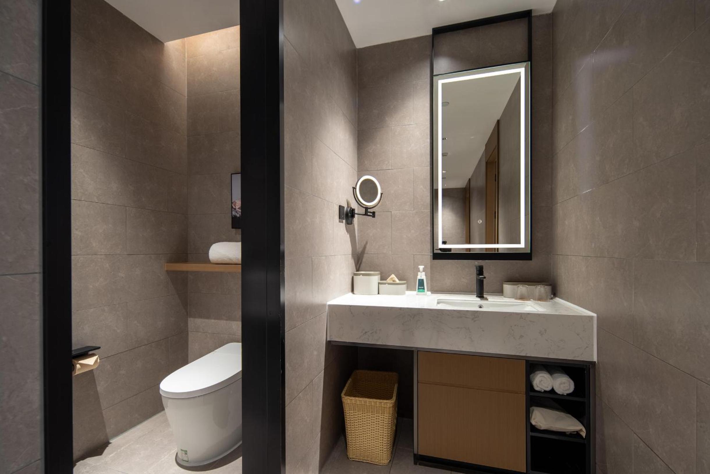 Superior Suite with City View
