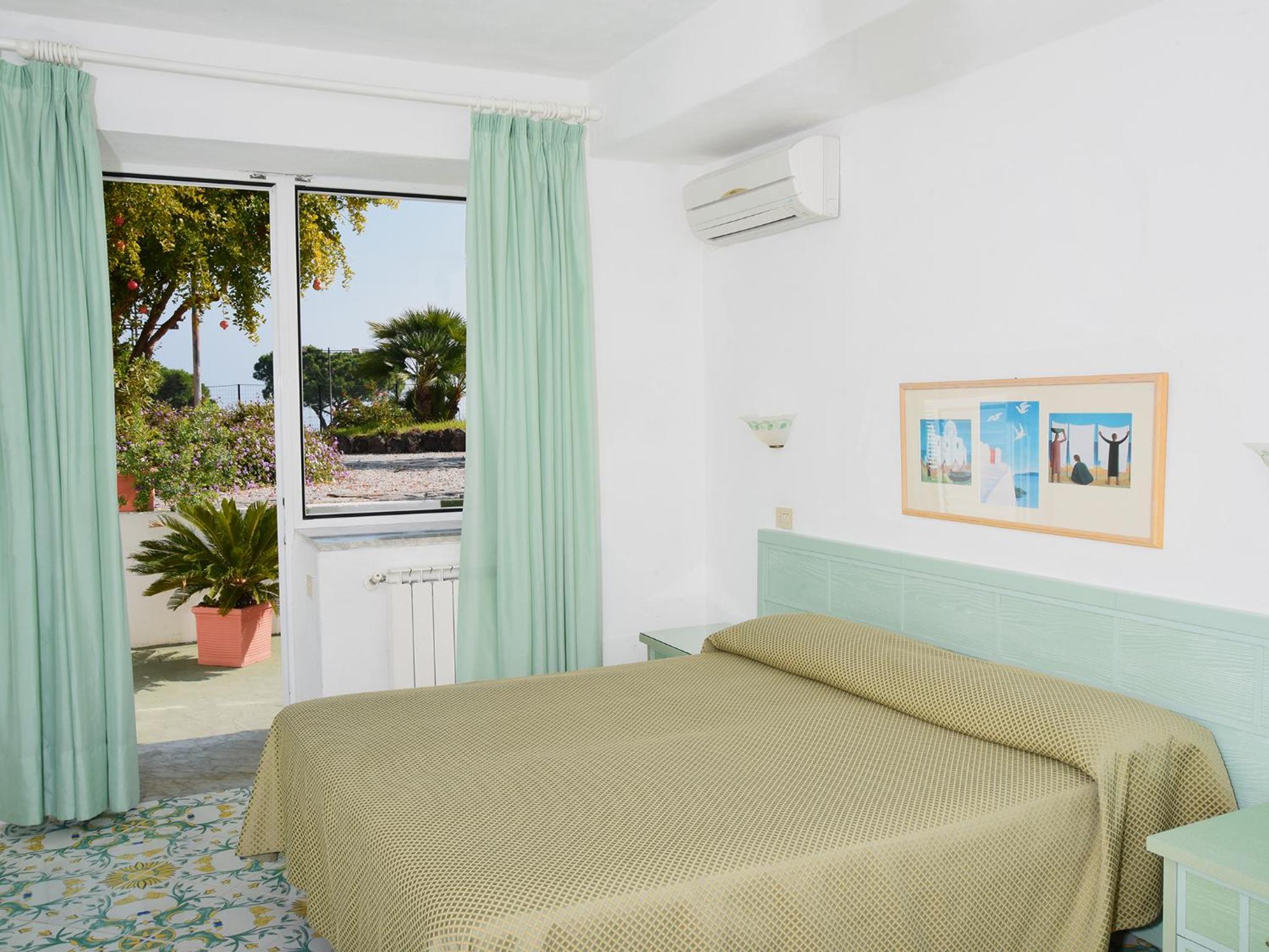 Quadruple Room - Photo 15