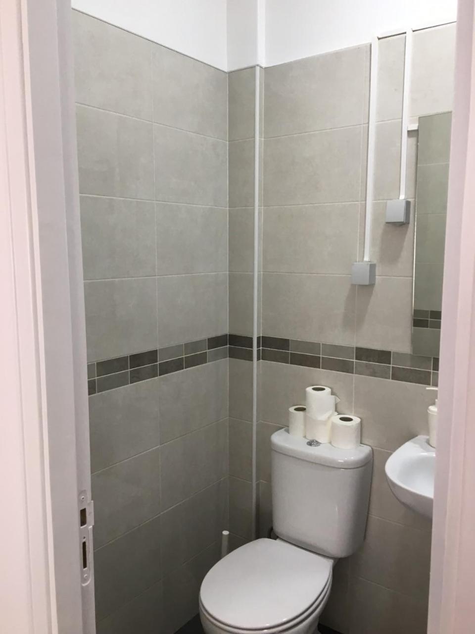 Triple Room with Private Bathroom photo 2