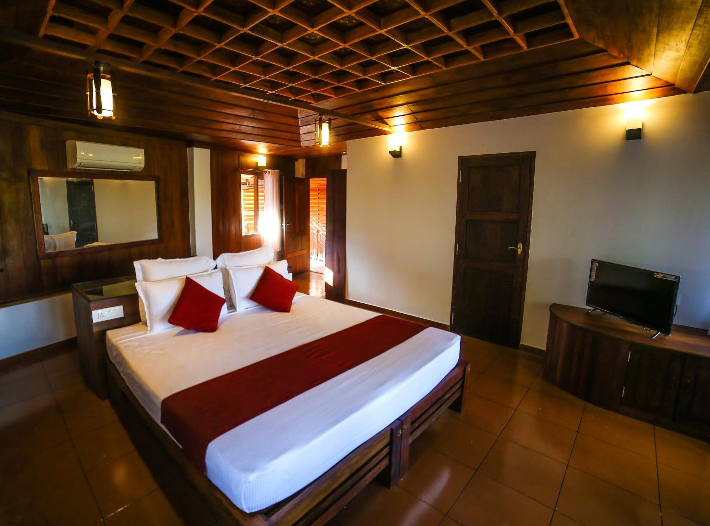 Superior Double or Twin Room with Lake View