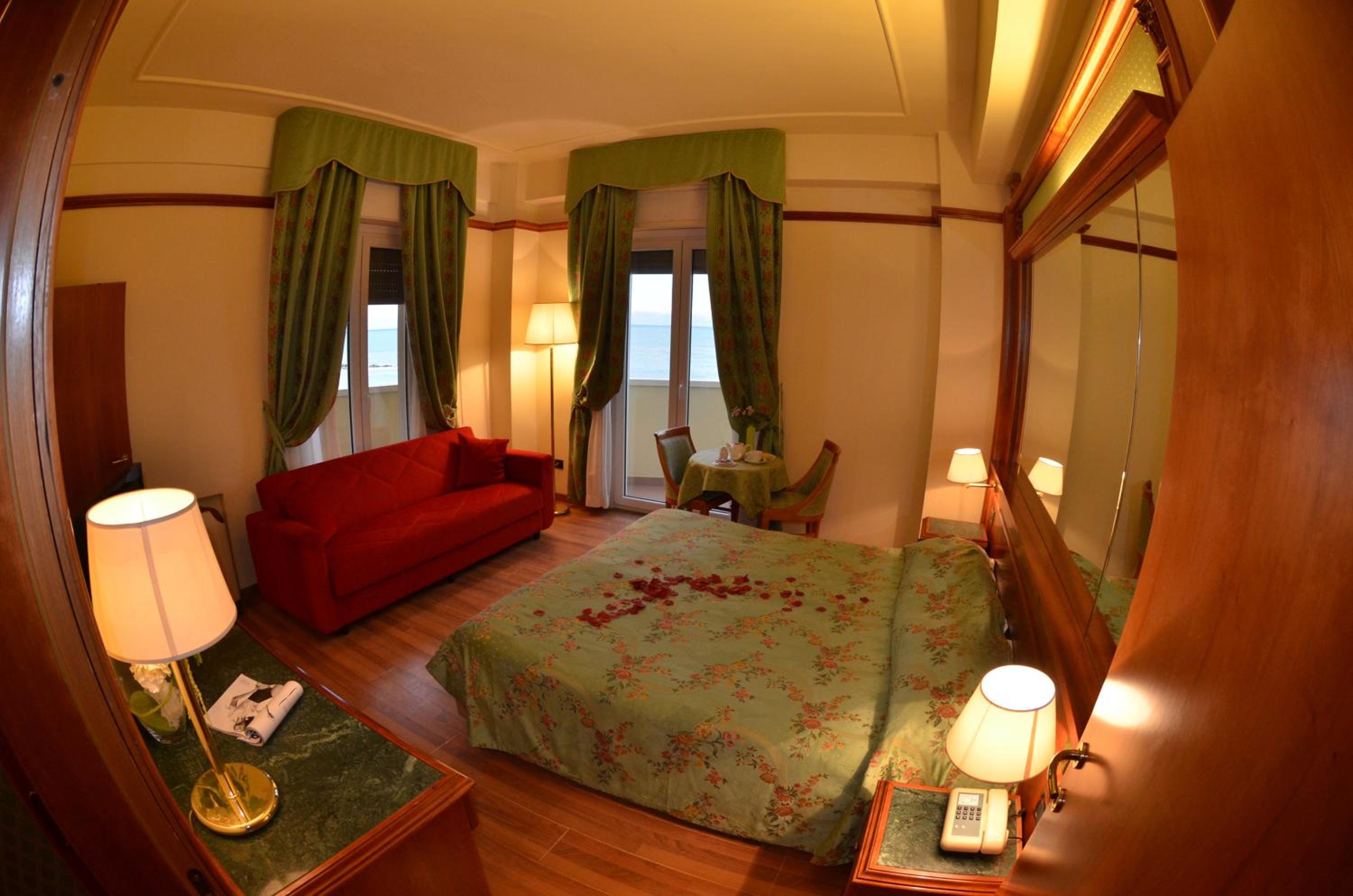 Standard Double Room photo 2