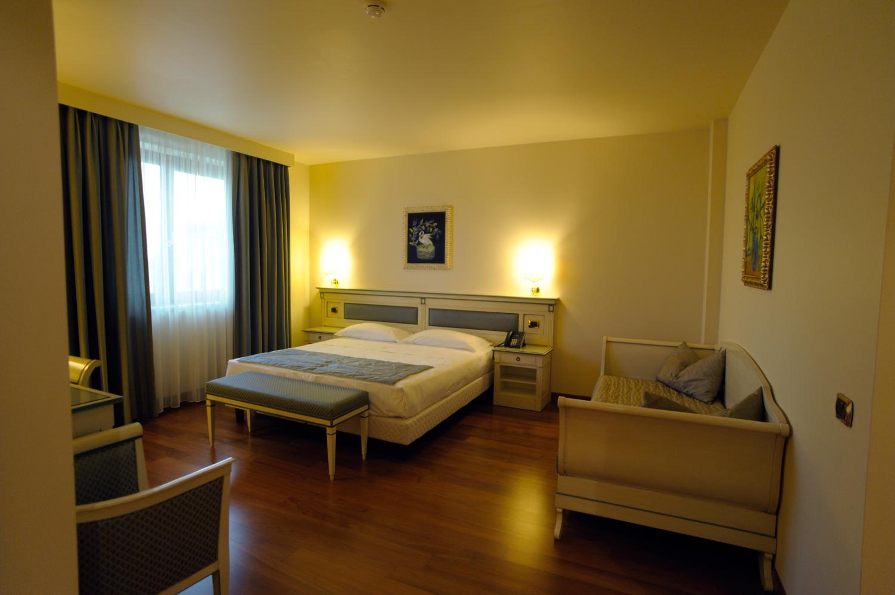 Triple Room - Photo 9