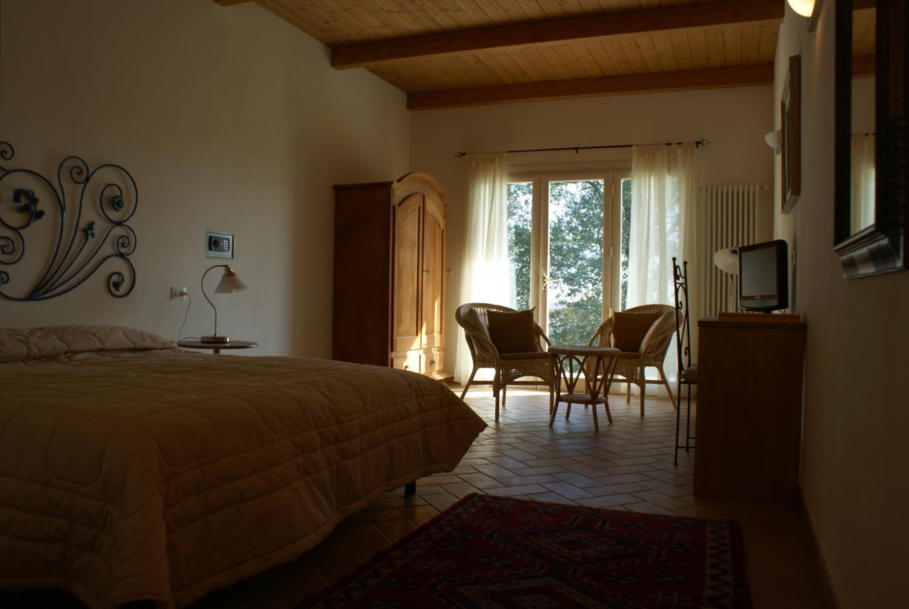 Standard Double Room - Photo 3
