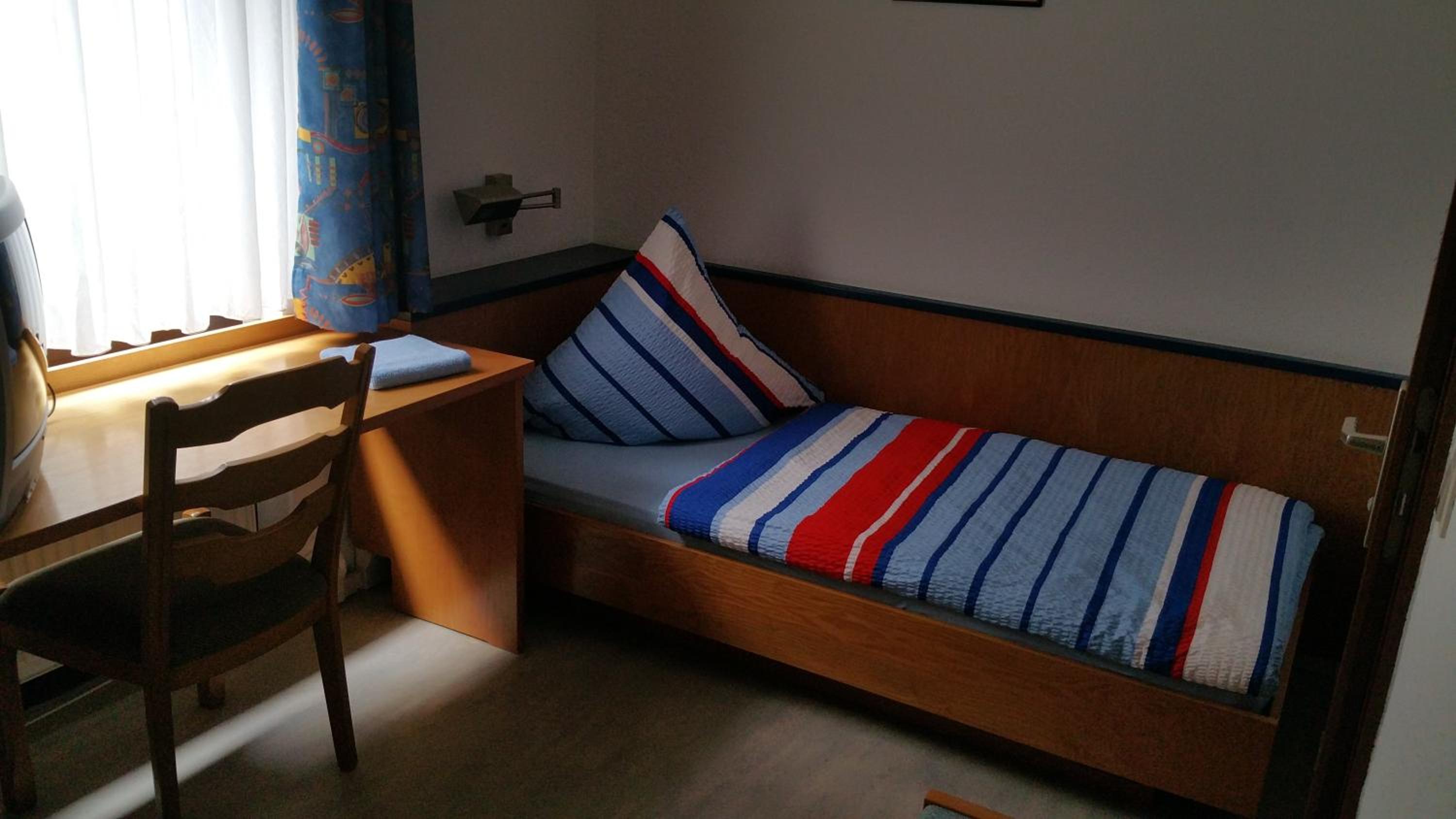 Basic Single Room photo 2