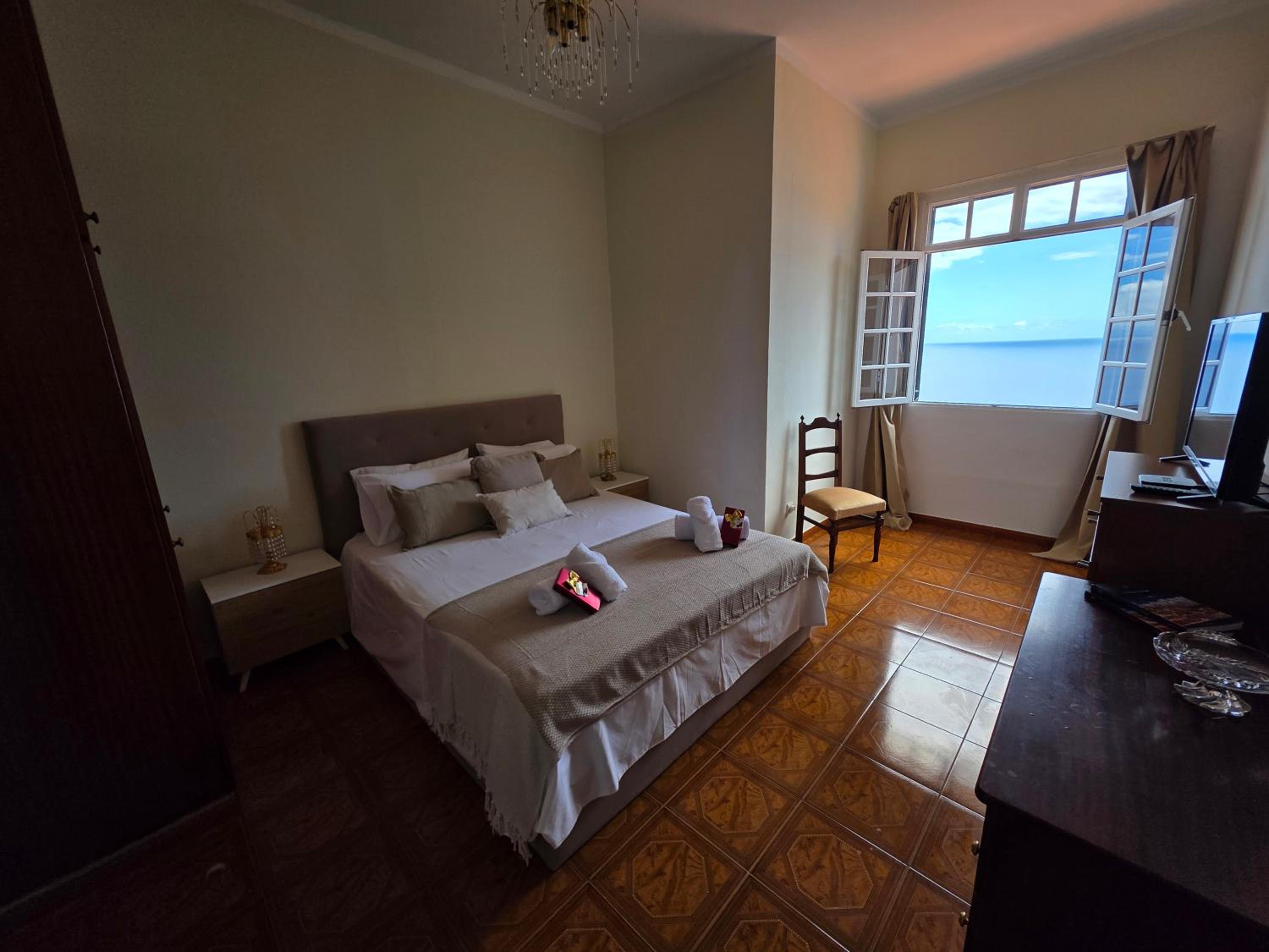 One-Bedroom Apartment with Sea View and Terrace photo 3