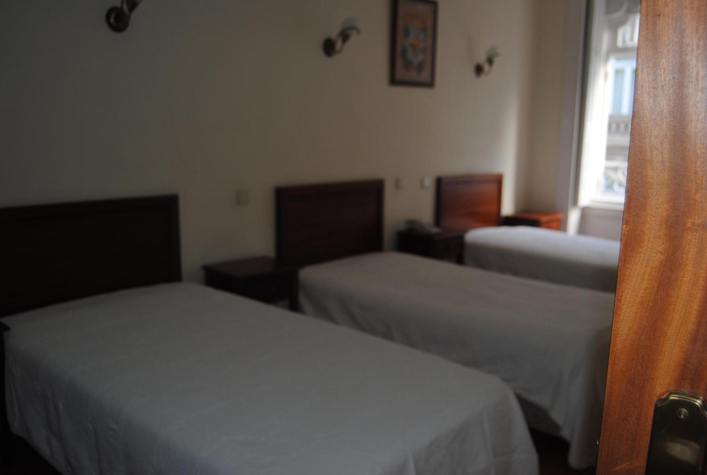 Deluxe Triple Room - Photo 1
