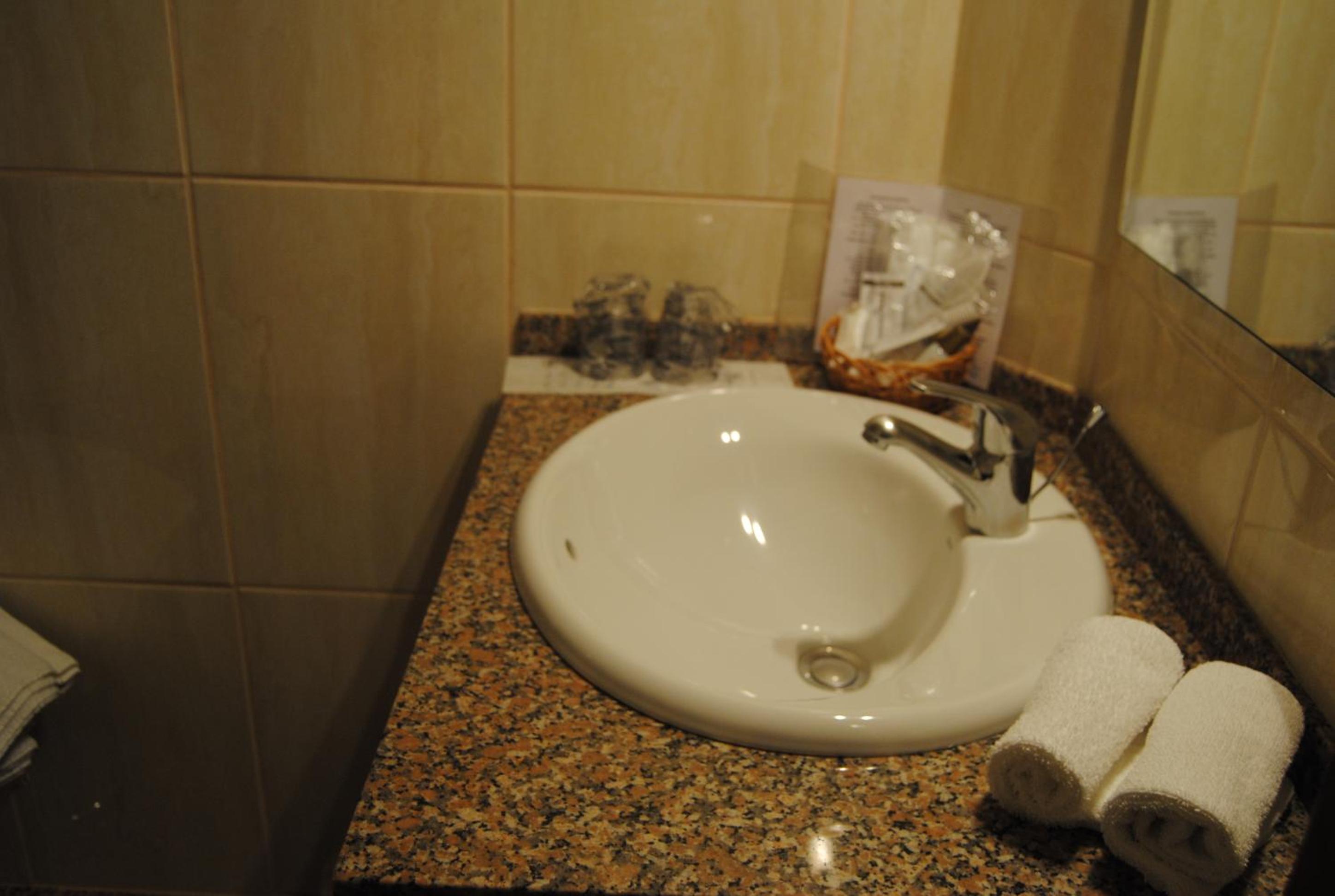 Suite - Photo 7