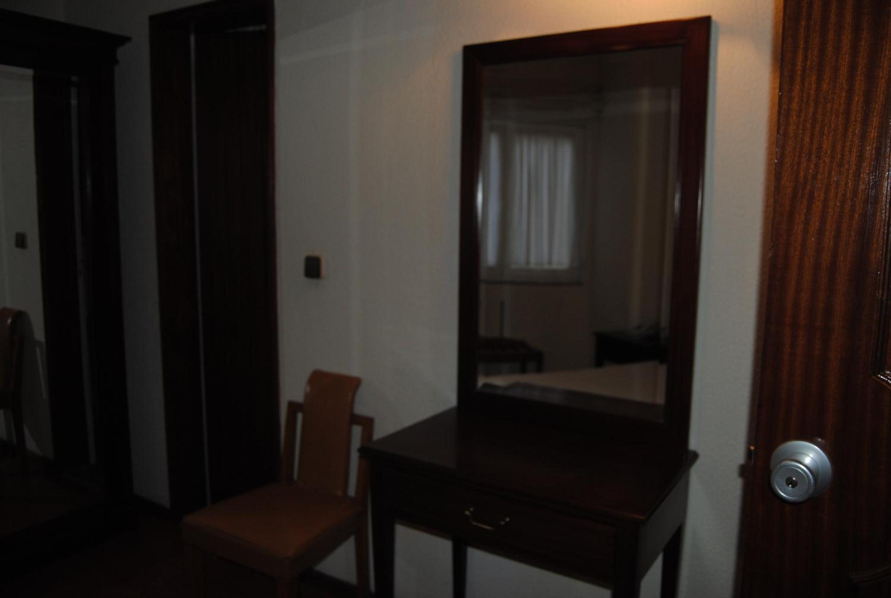Deluxe Double Room - Photo 11