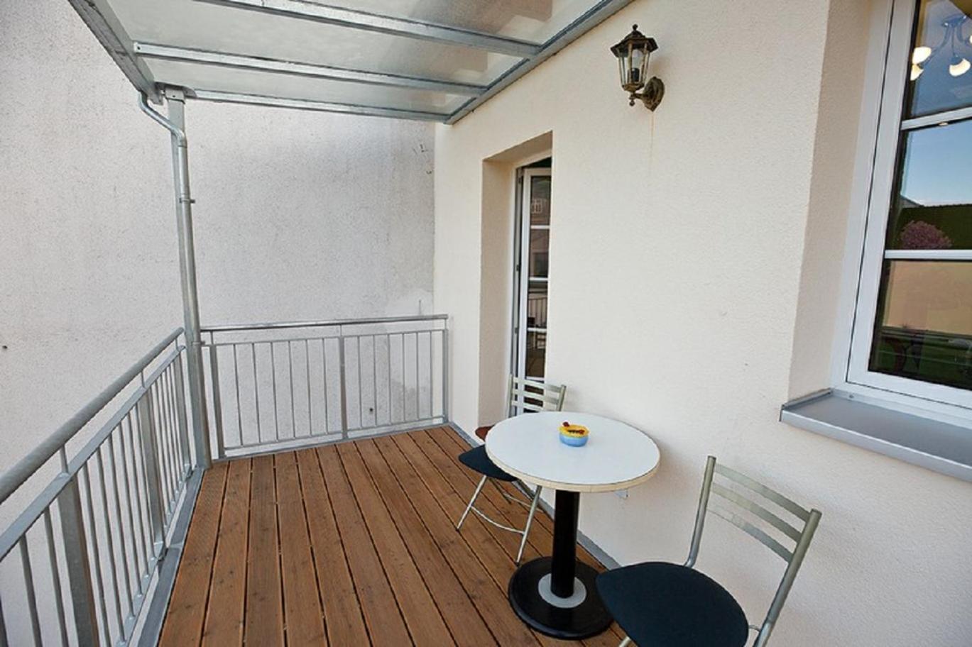 Apartment with Balcony - Photo 16