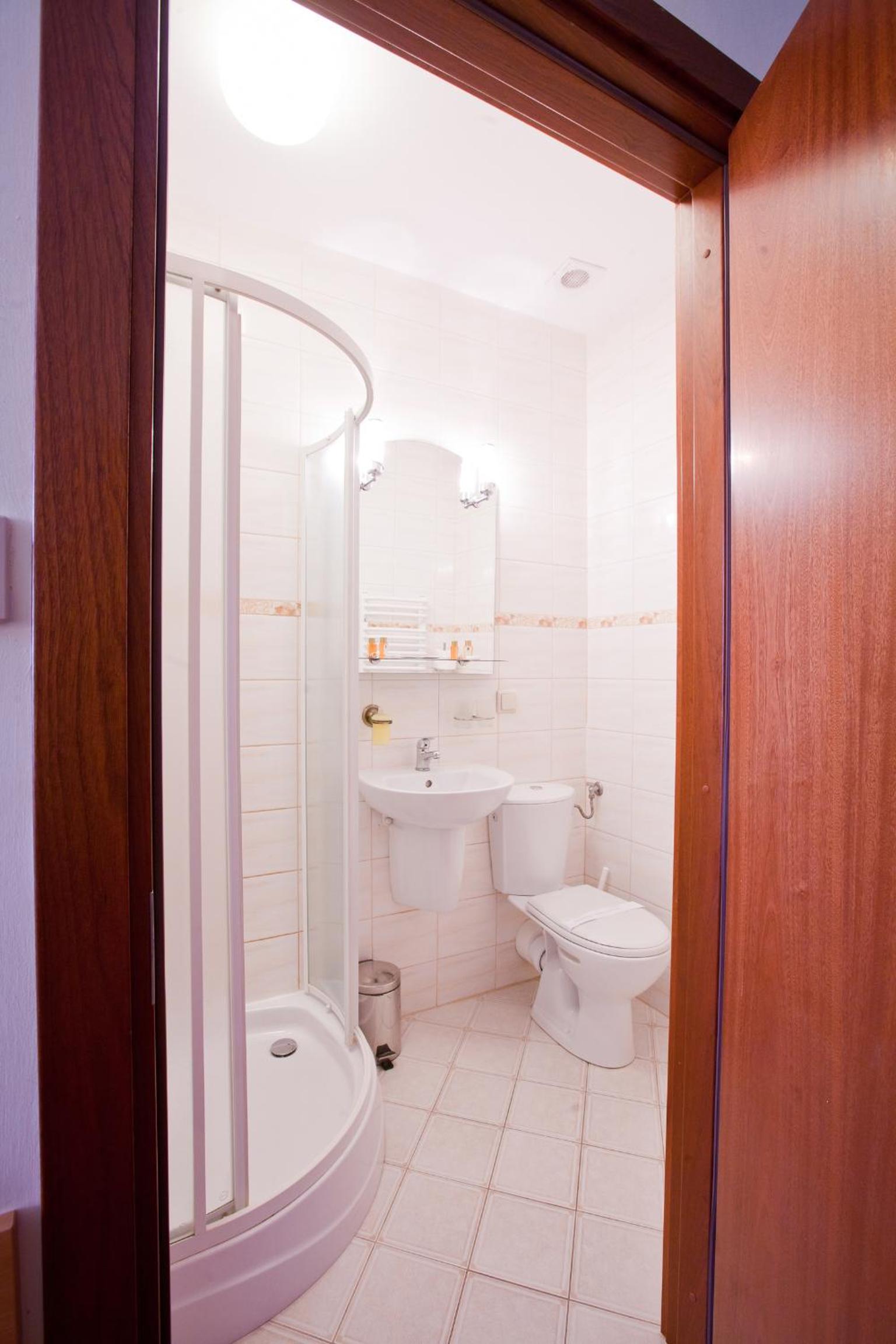 Twin Room - Photo 2