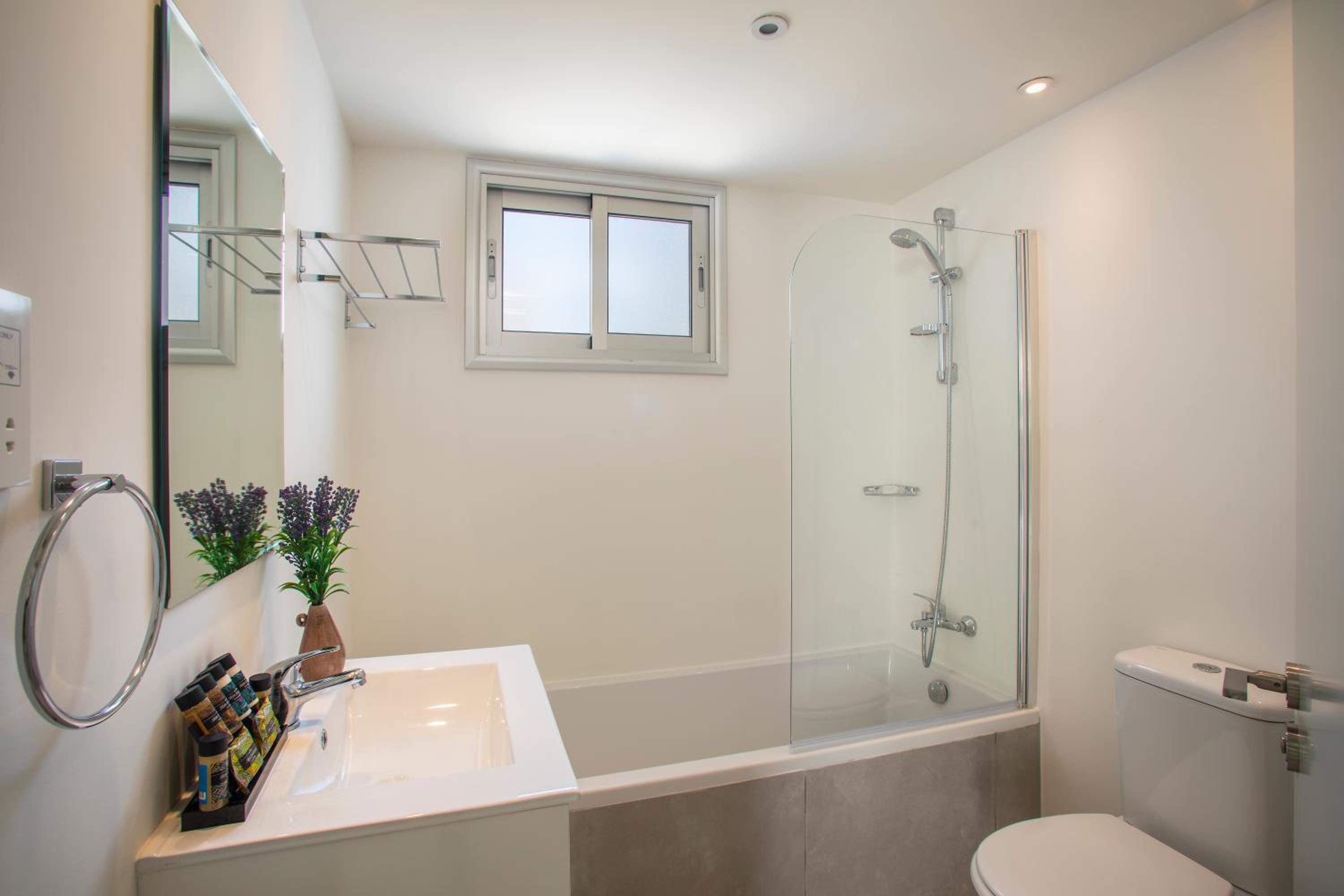 Bungalow with Outdoor Hot tub