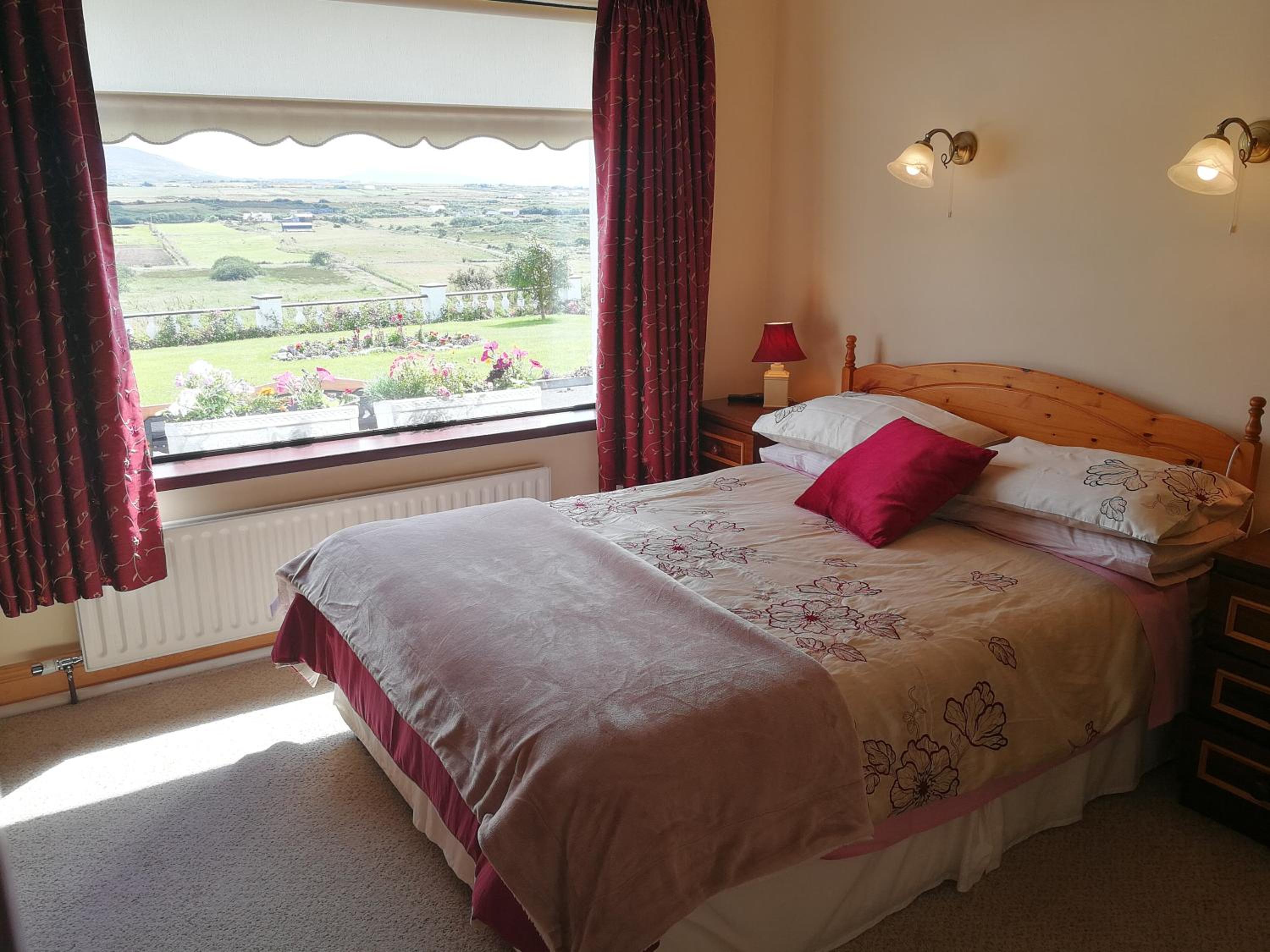Deluxe Double Room with Shower - Photo 3