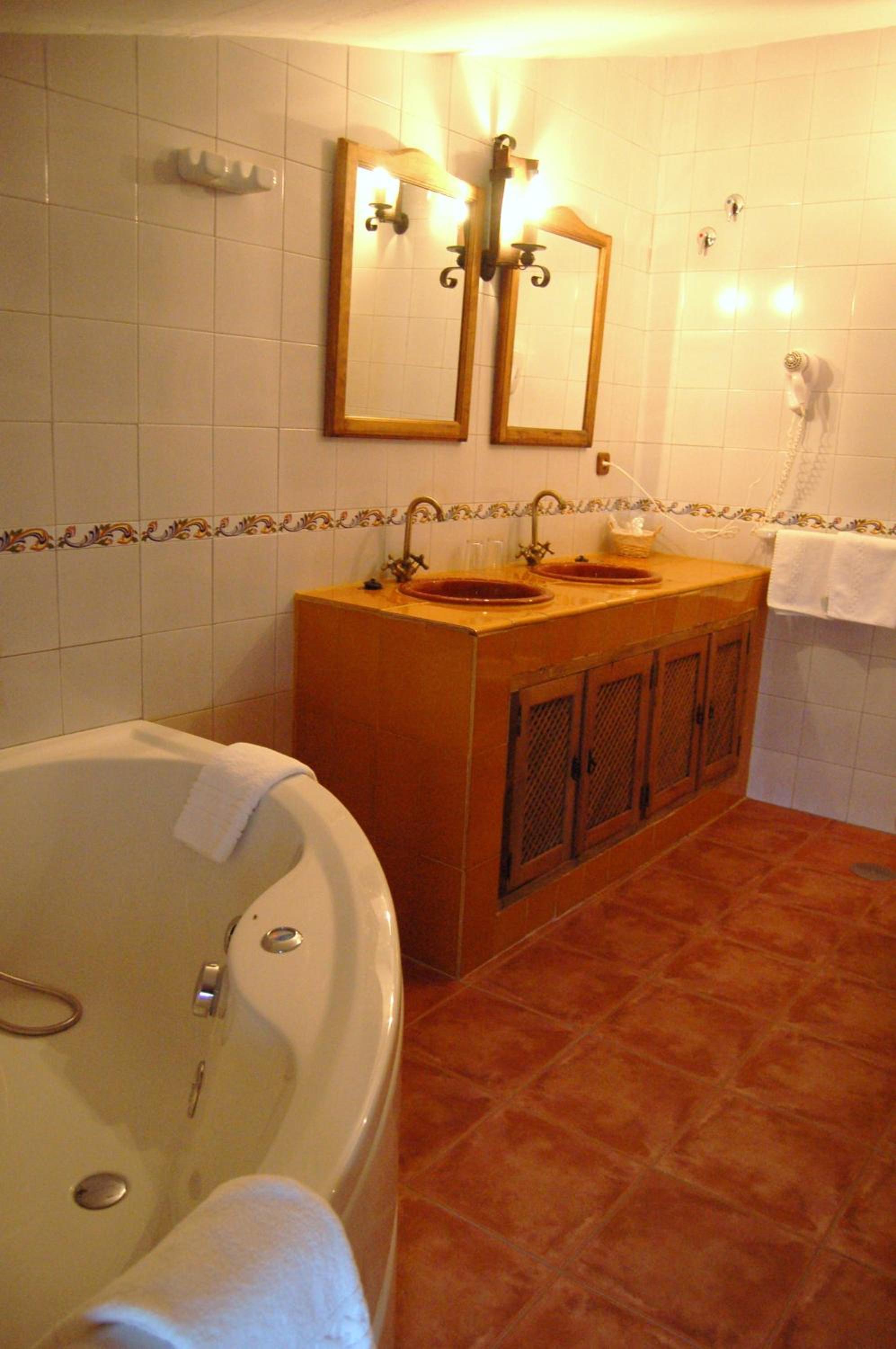 Double Room - Photo 9