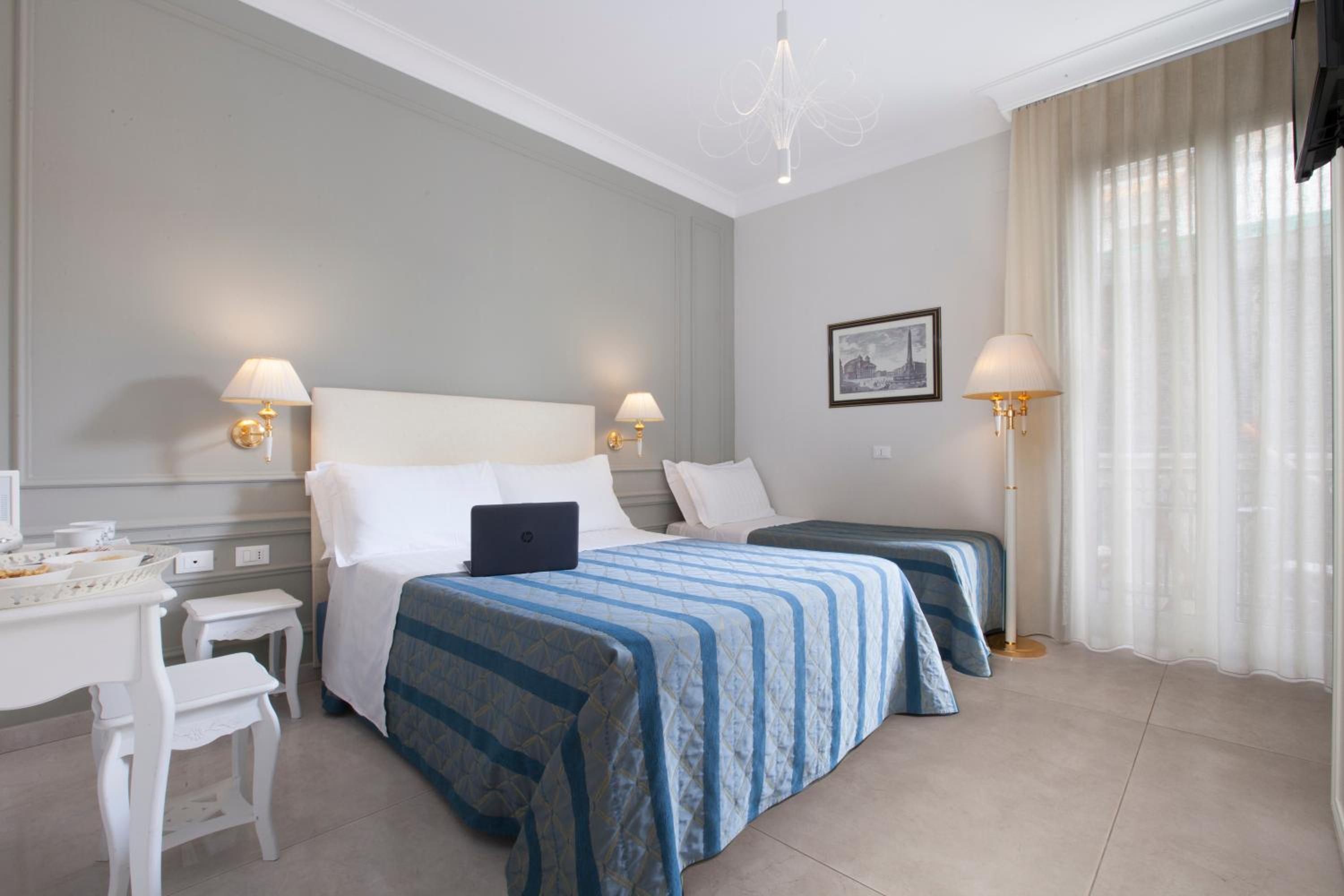 Superior Triple Room photo 3