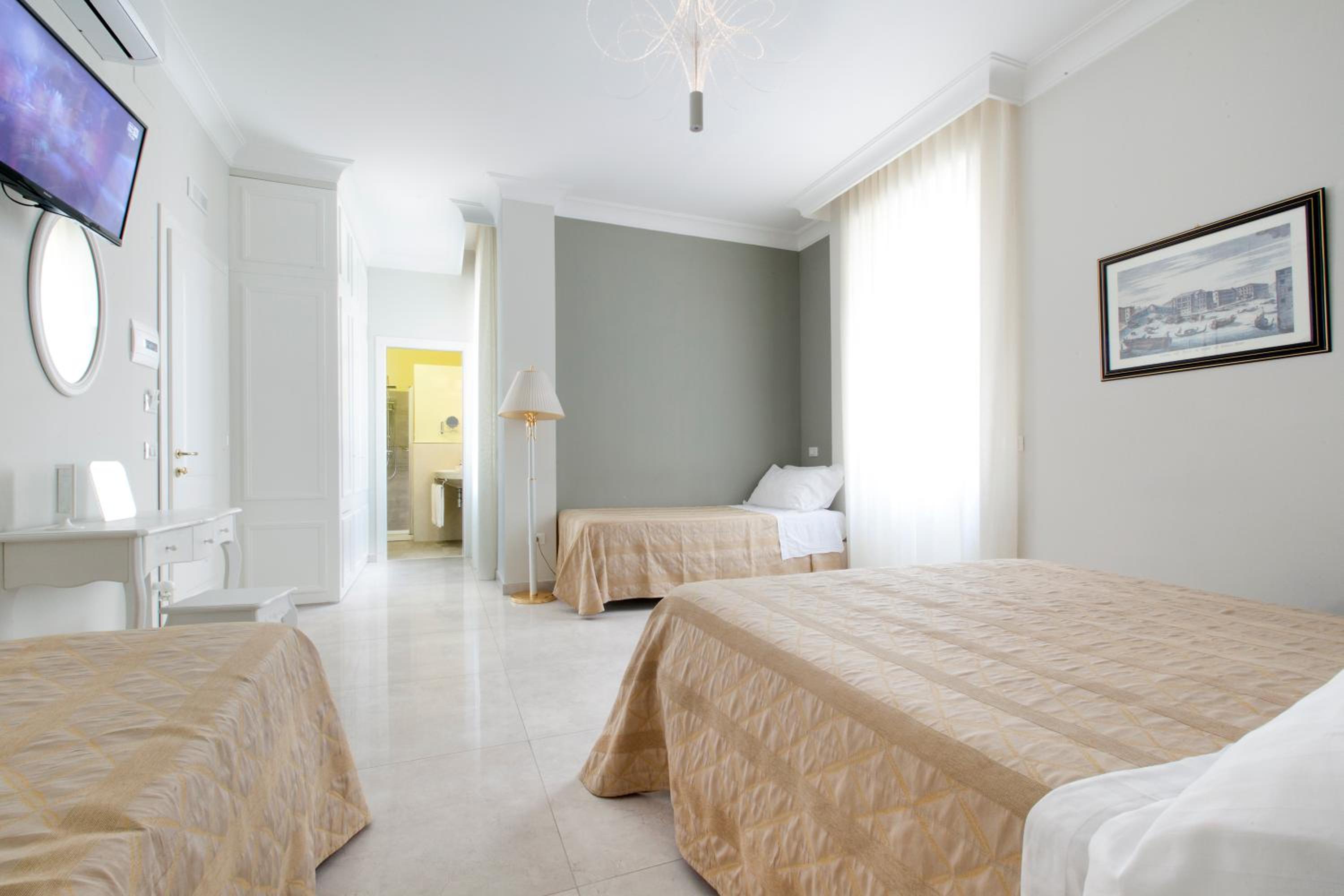 Deluxe Quadruple Room photo 2