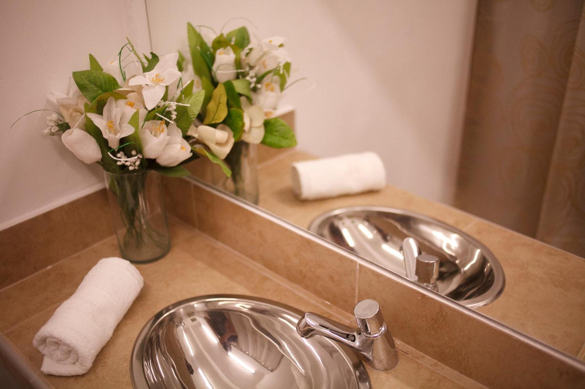 Quadruple Room with Shared Bathroom photo 2