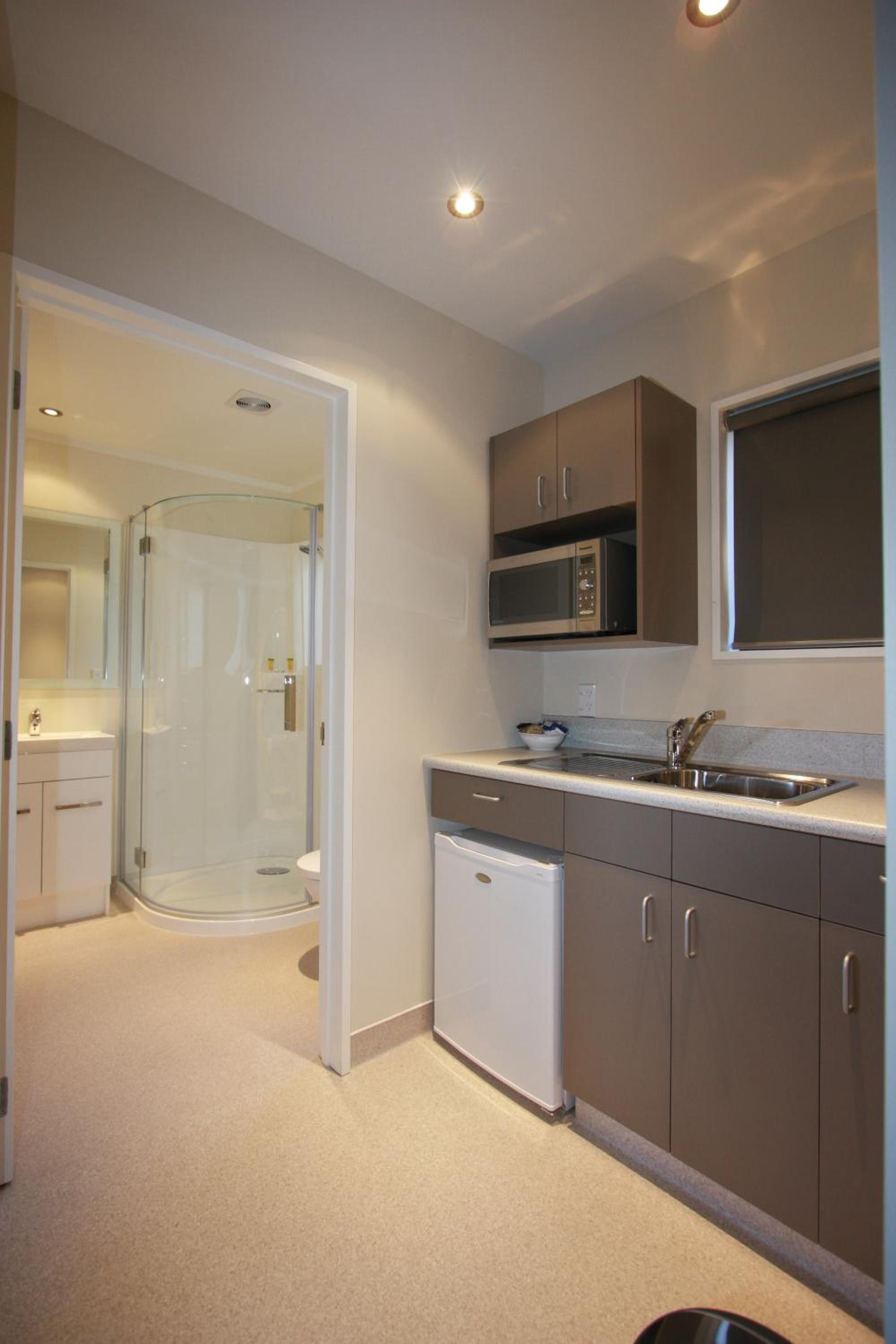 One-Bedroom Apartment - Photo 5
