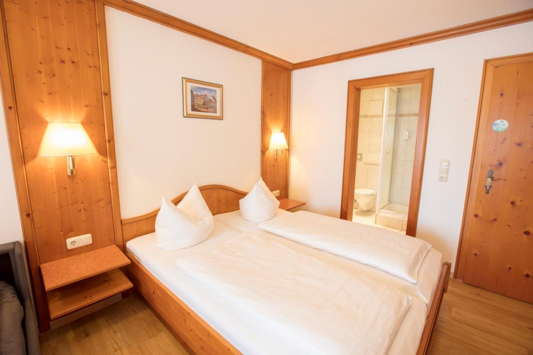 Double Room - Photo 1