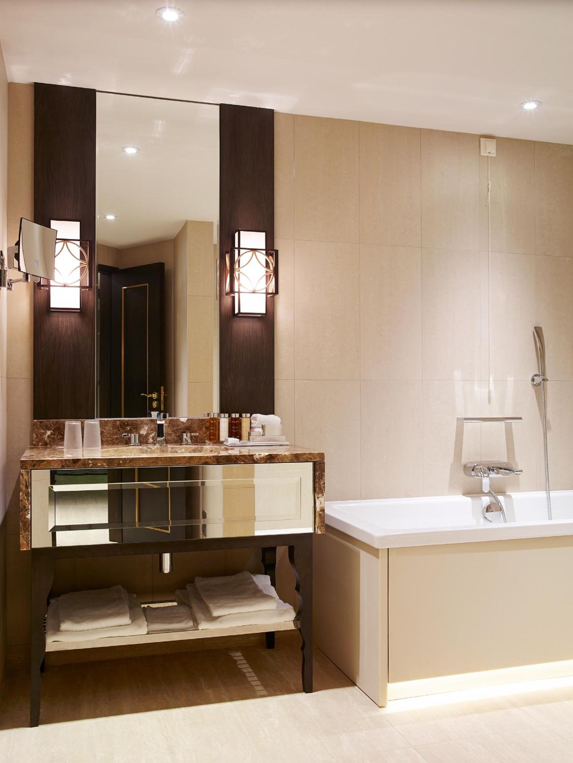 Premium Suite - Photo 5