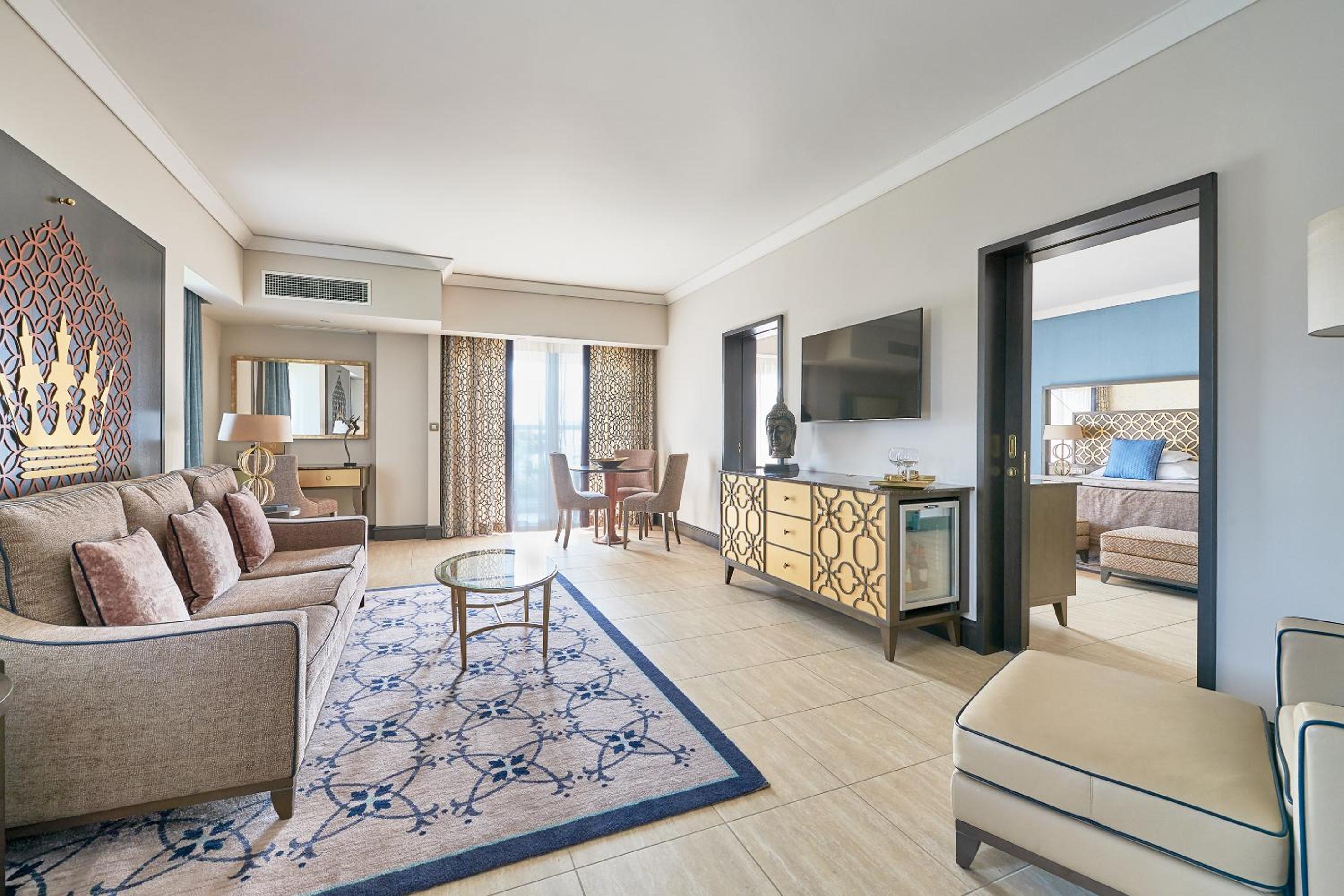 Premium Suite - Photo 2