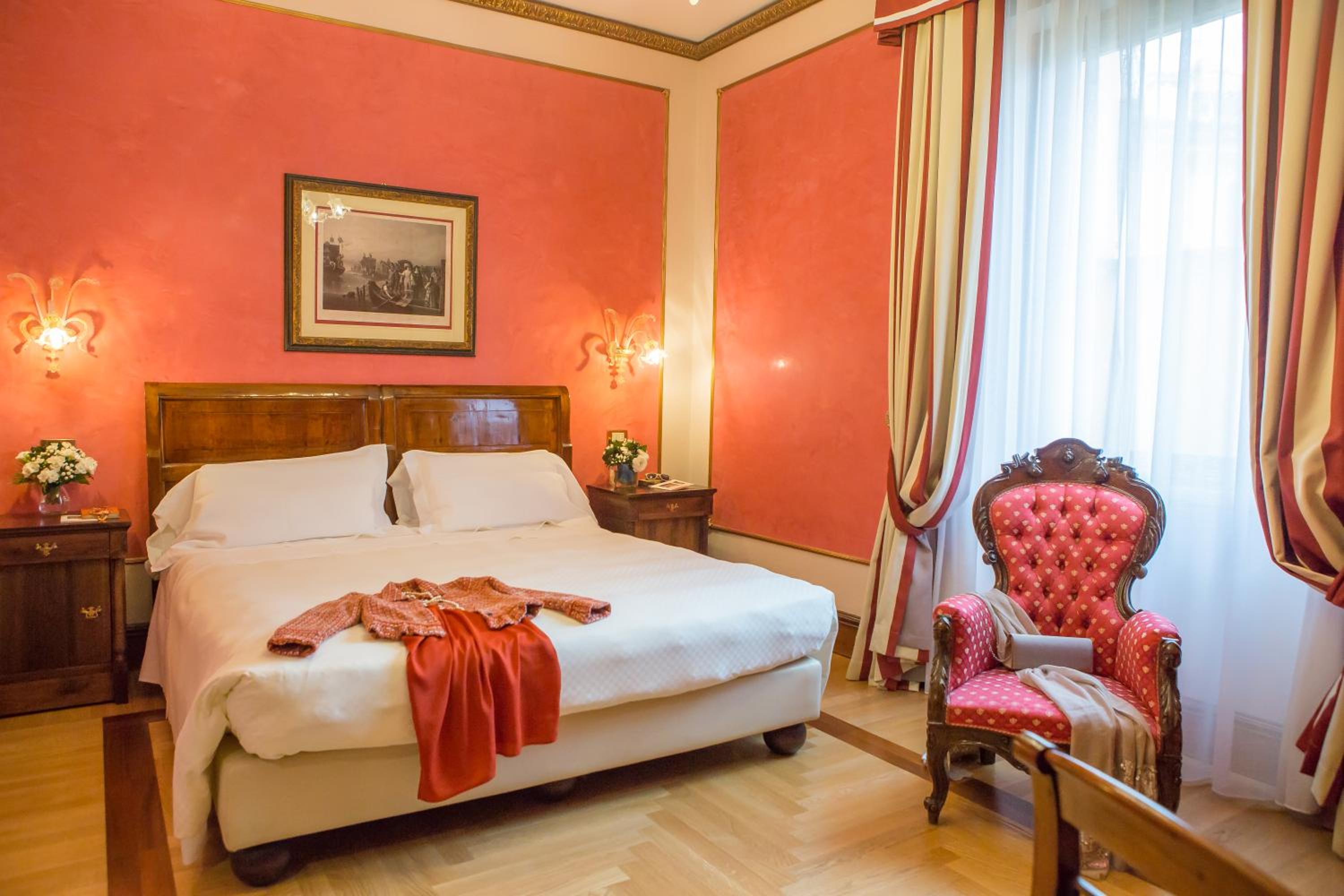 Double or Twin Room - Photo 5