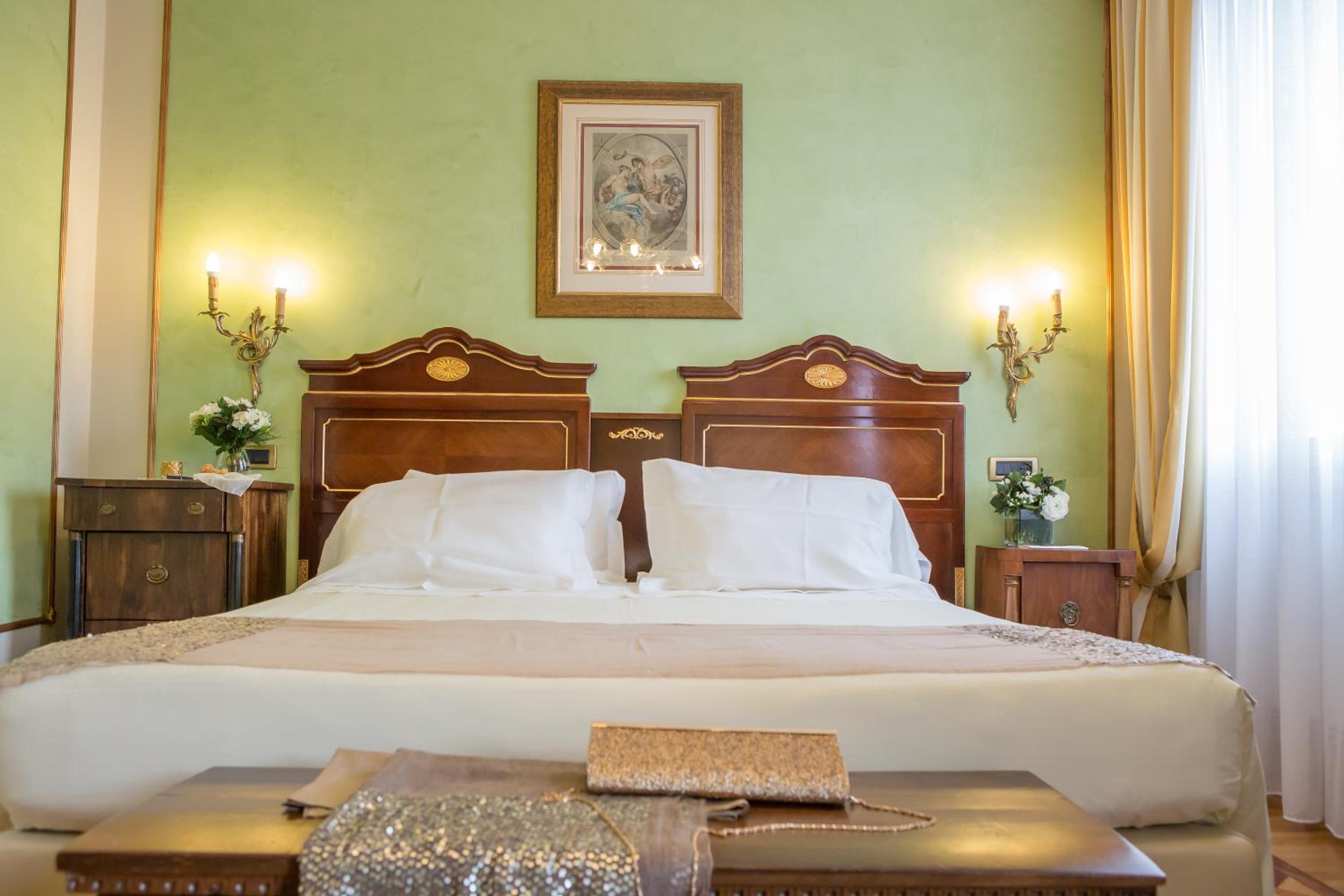 Deluxe Double or Twin Room - Photo 2