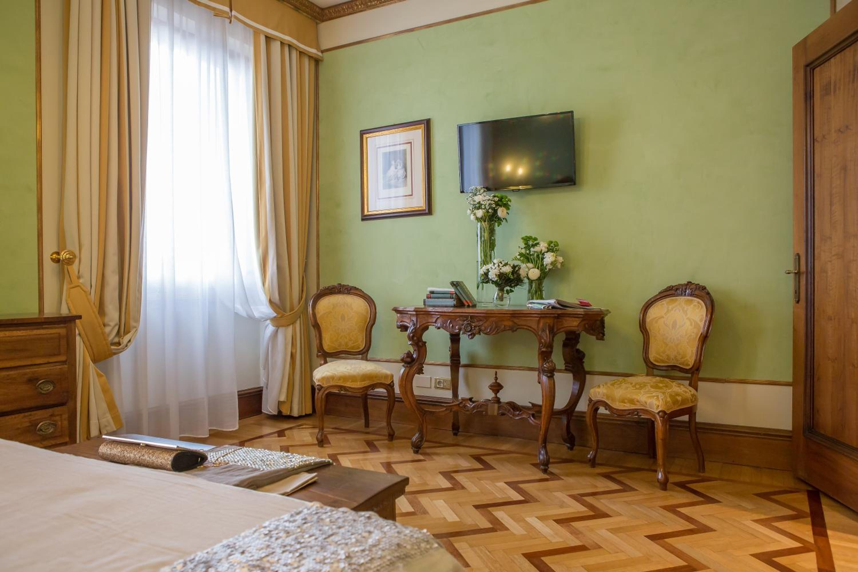 Deluxe Double or Twin Room - Photo 4