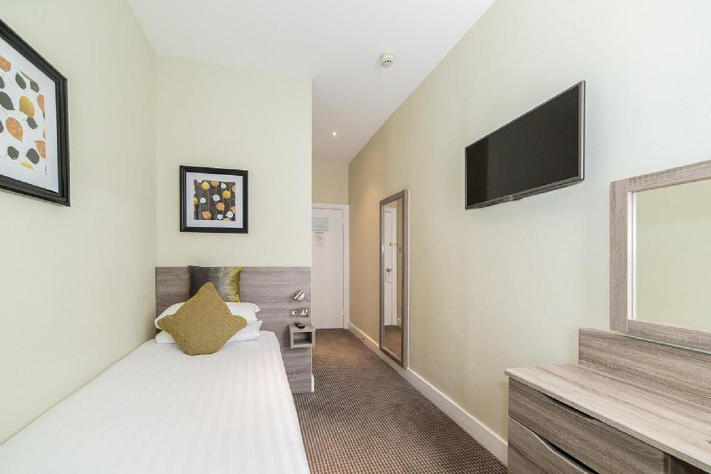 Single Room photo 3