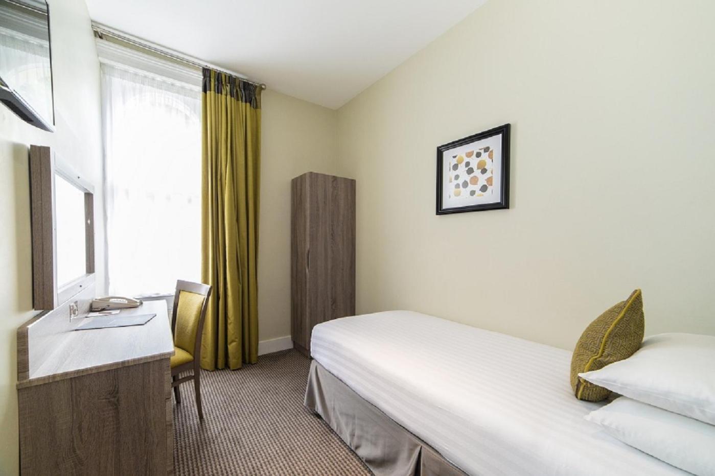 Single Room photo 1