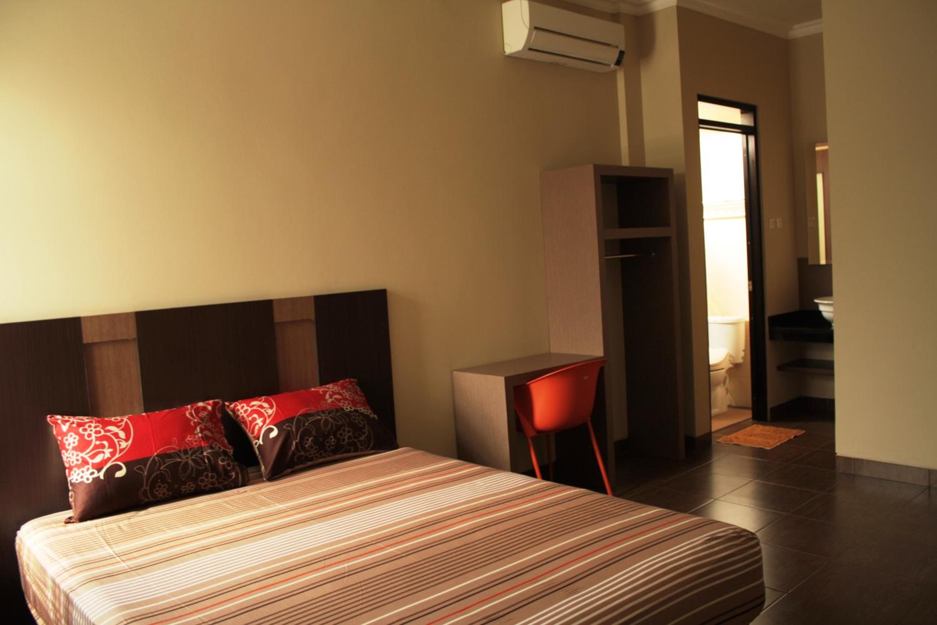 Three-Bedroom House photo 1