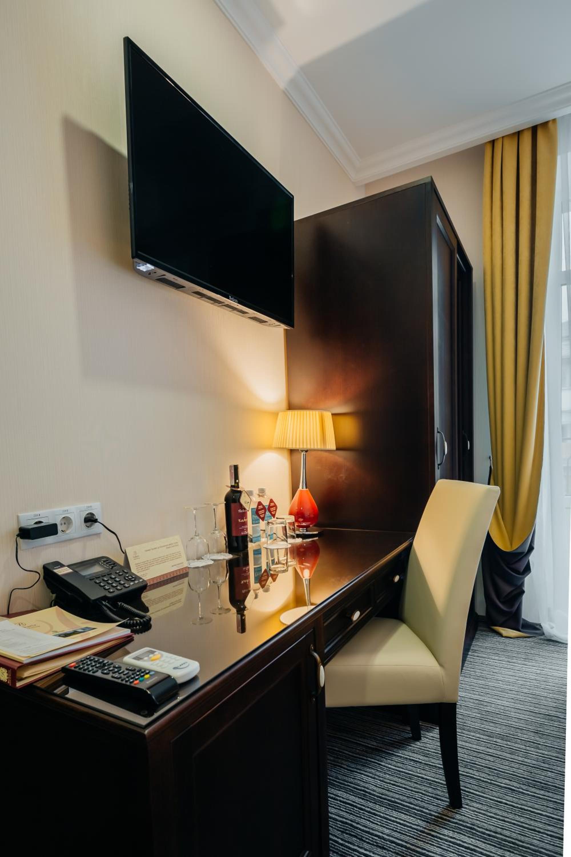 Standard Double or Twin Room photo 3