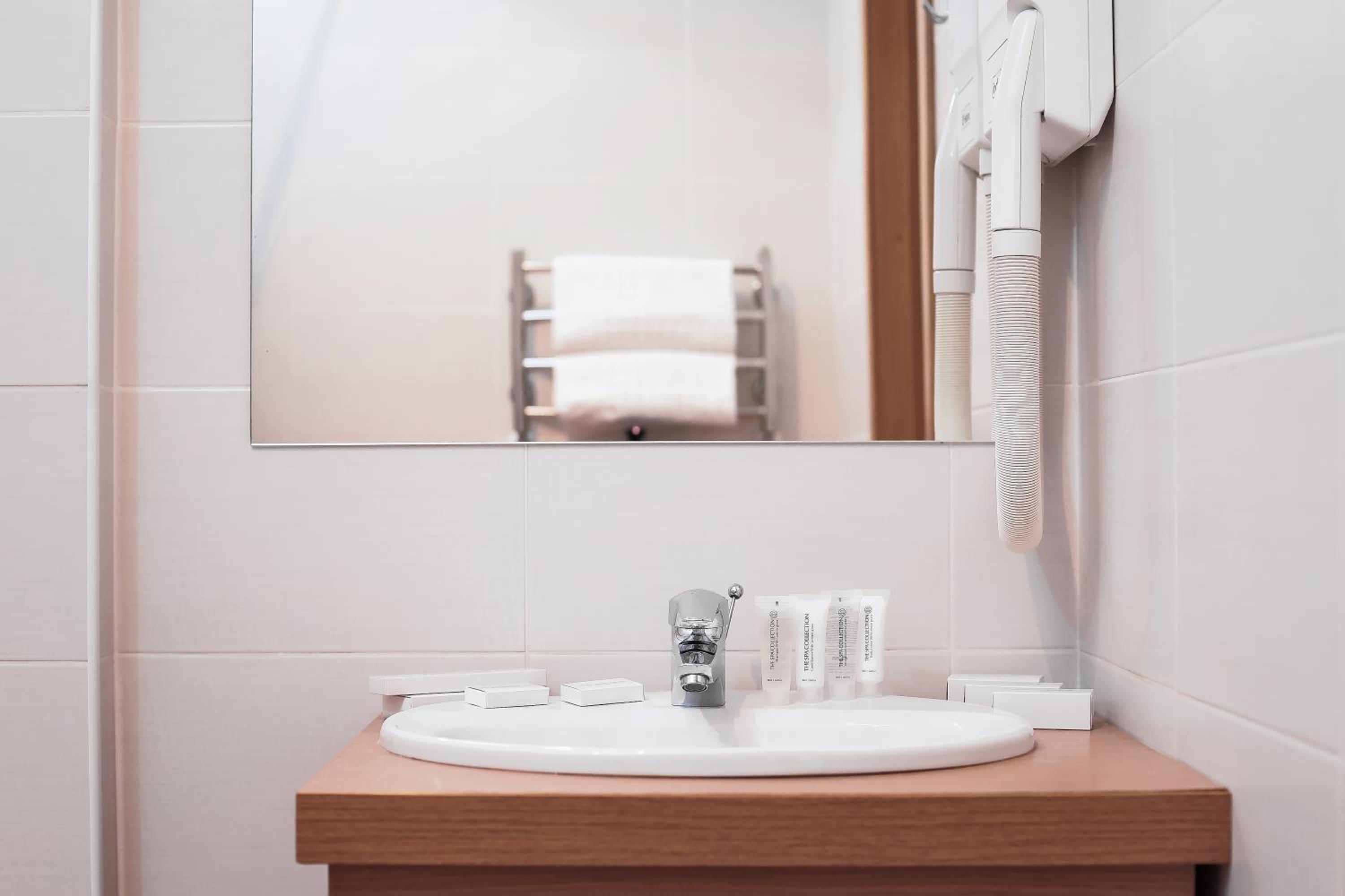 Luxury Double or Twin Room photo 3