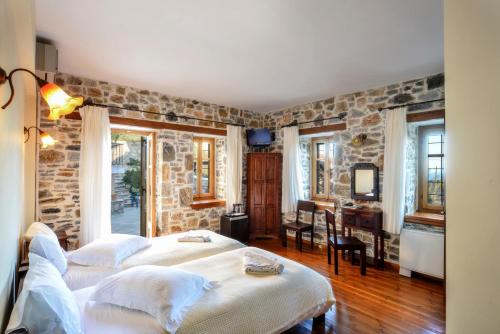 Deluxe Twin Room photo 3