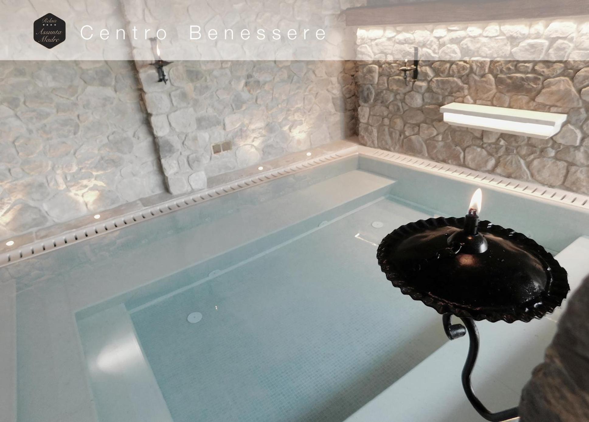 Double Room with Spa Access photo 3