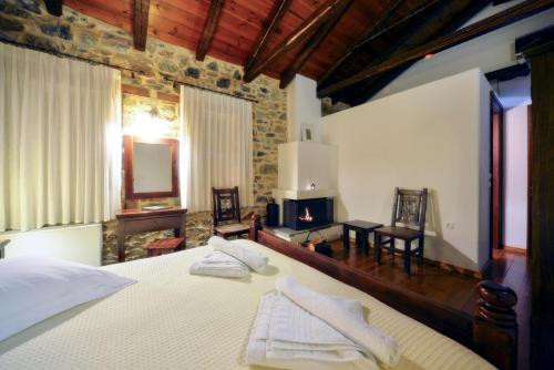 Deluxe Double Room with Fireplace photo 3