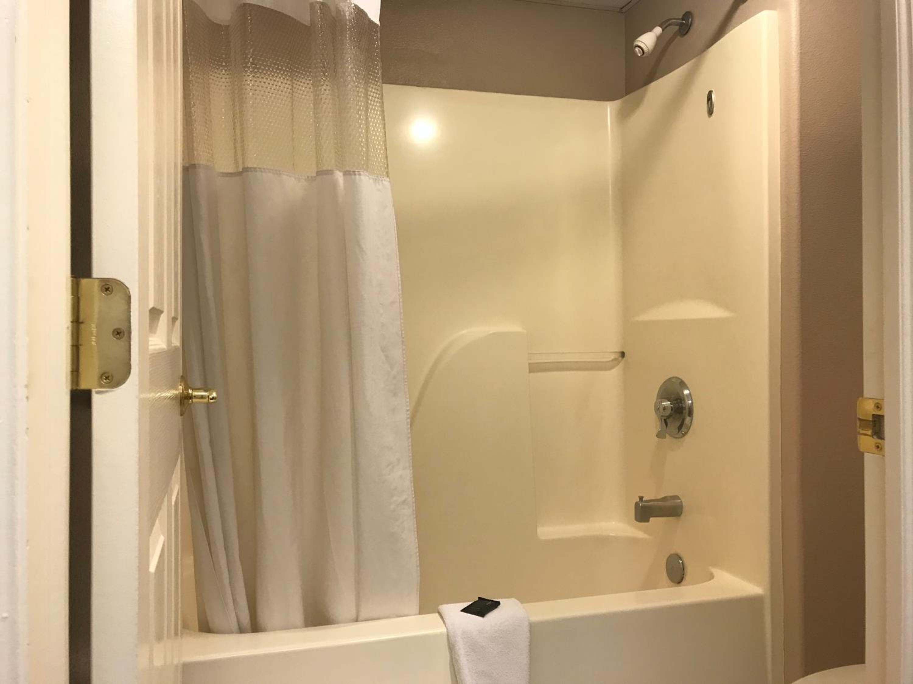 Quadruple Room - Photo 4