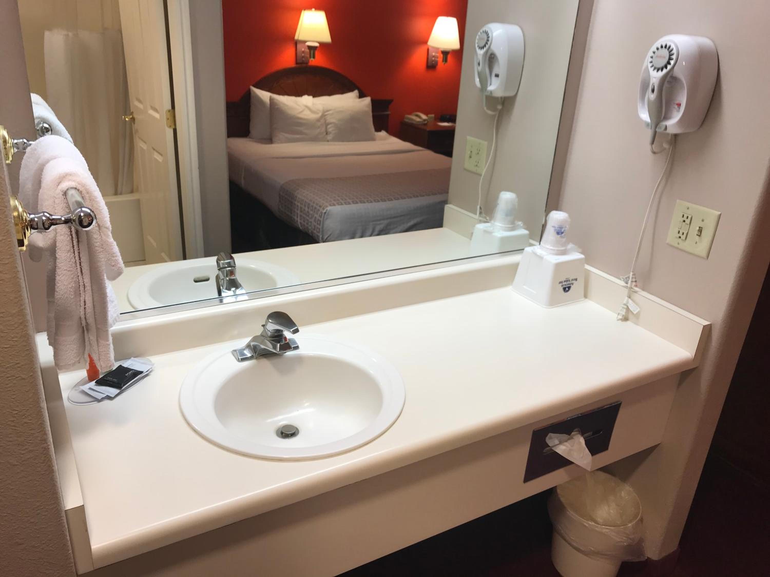 Quadruple Room - Photo 9